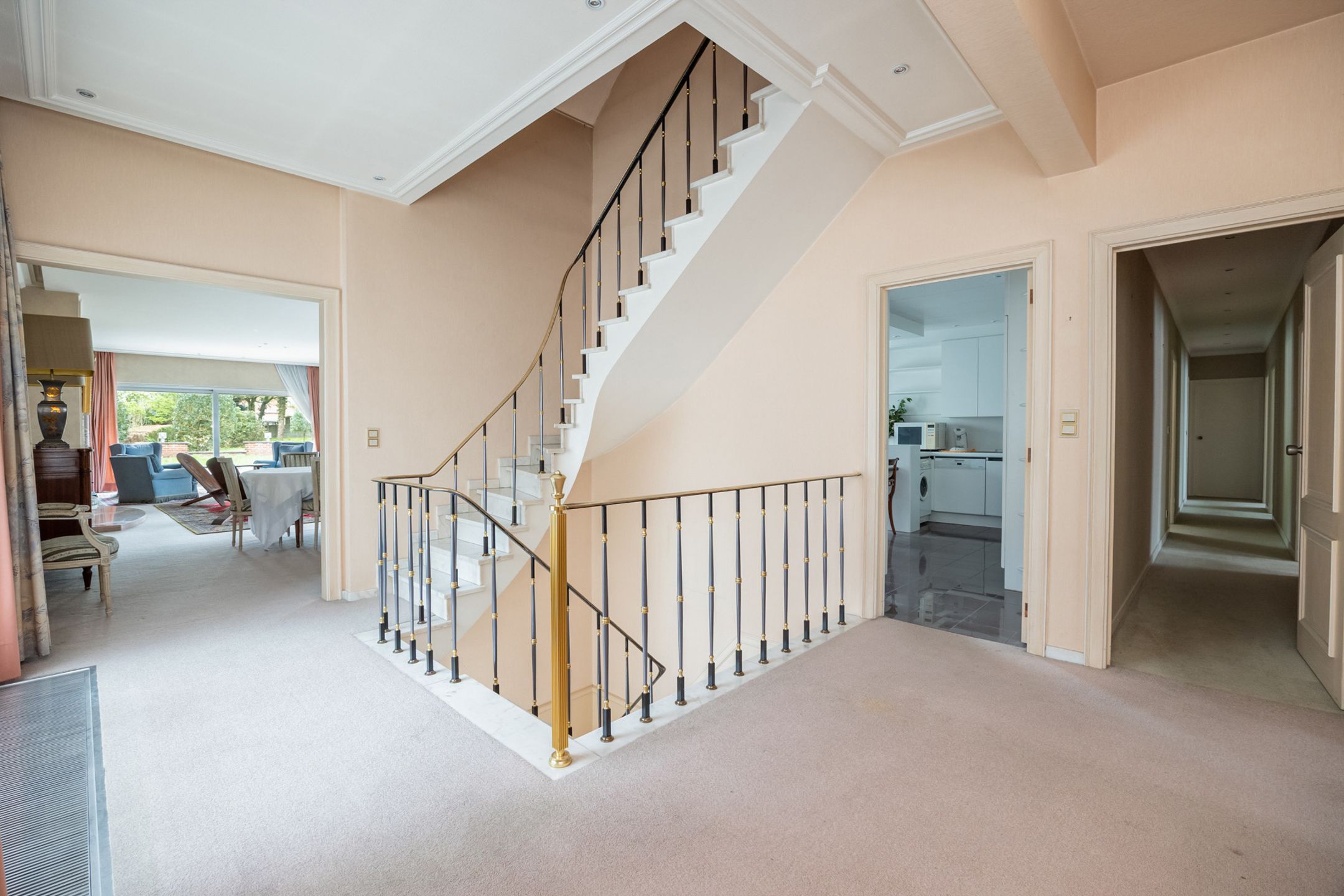 Opbrengstgebouw met mogelijkheid tot creatie van 4 eenheden foto 3