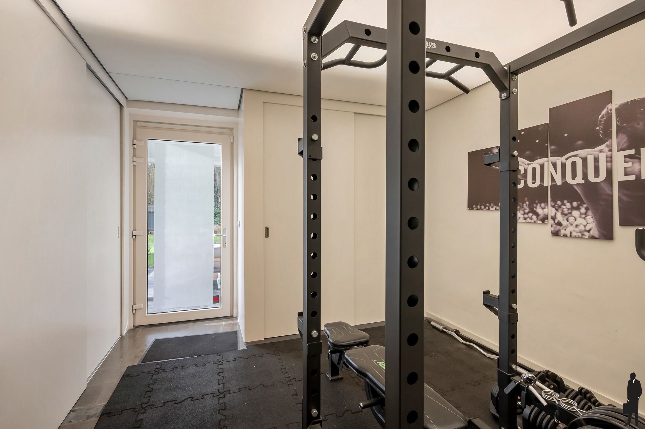 Moderne villa met zwembad foto 17