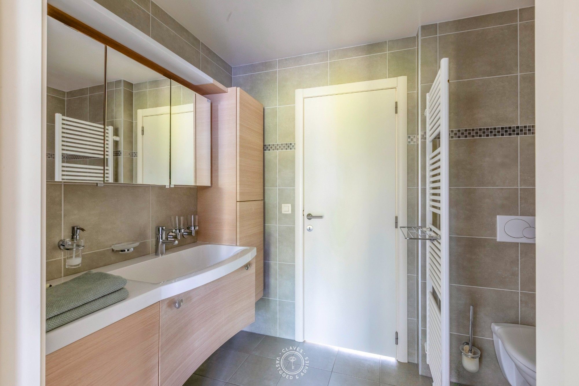 Ruim appartement met 3 slaapkamers, privétuin, garage én prachtig Scheldezicht foto 16