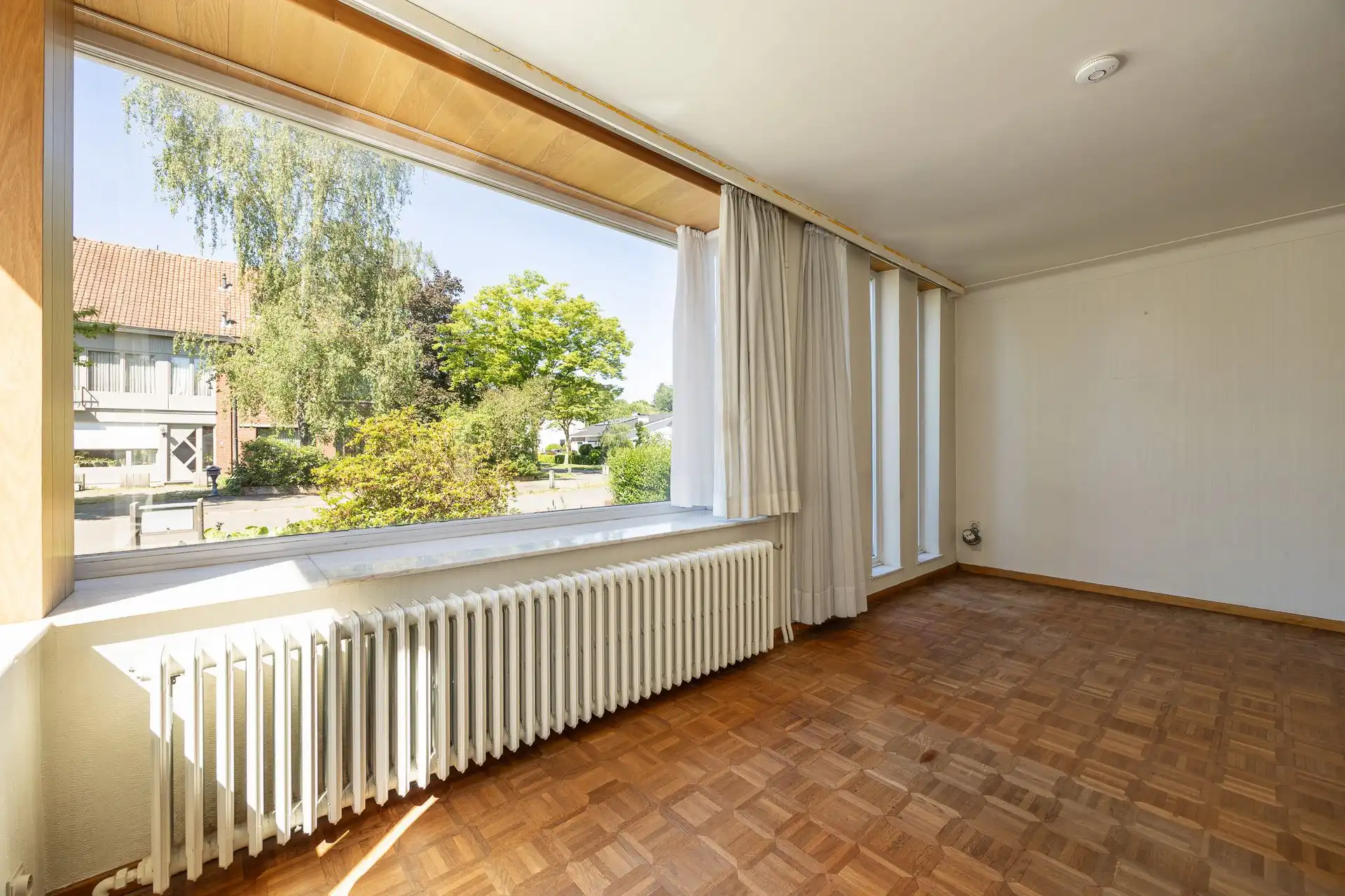 Ruime halfopen bebouwing met garage en zonnige tuin foto 7