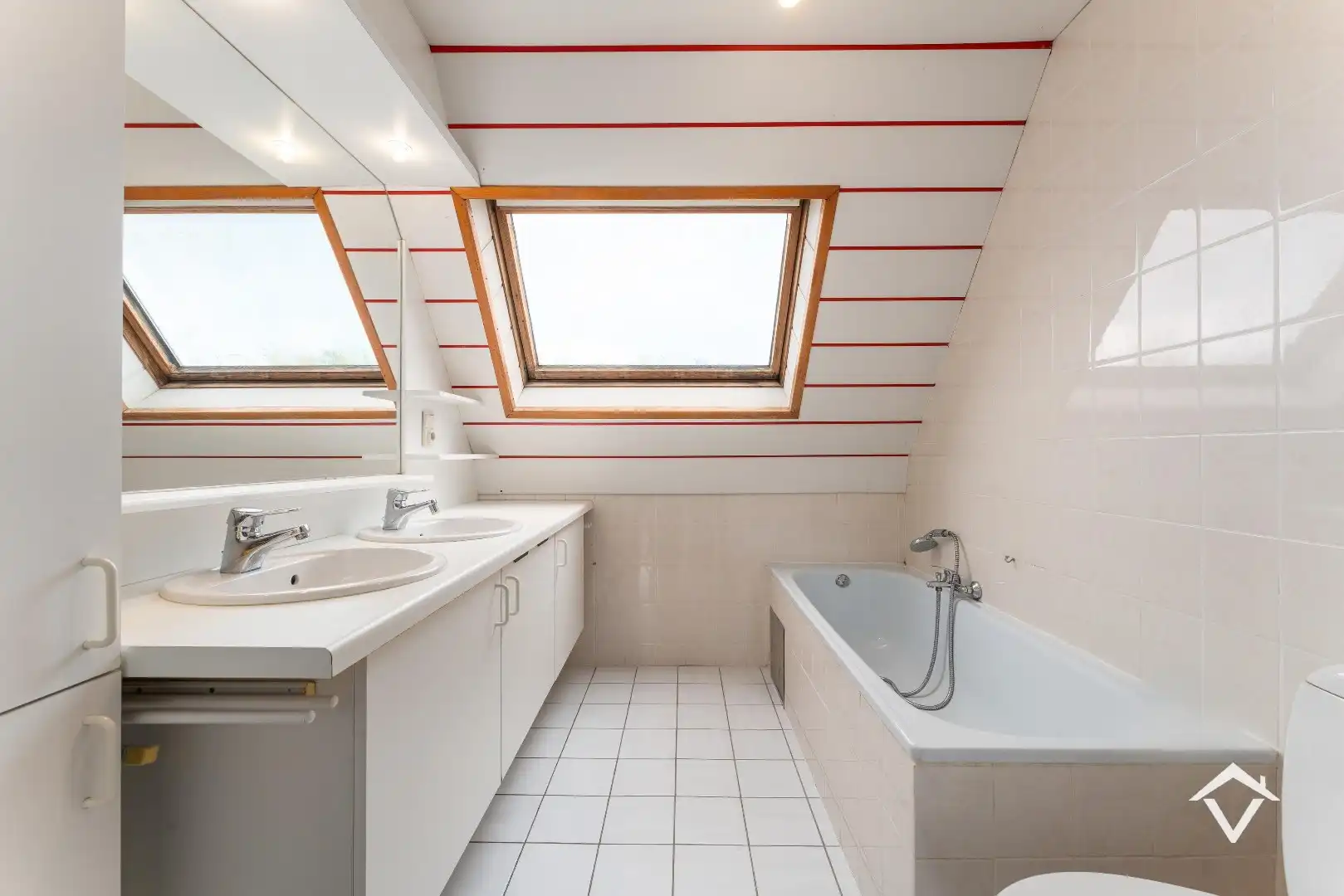 Landelijke gezinswoning met rustige ligging, 3 slaapkamers en een inpandige garage foto 12