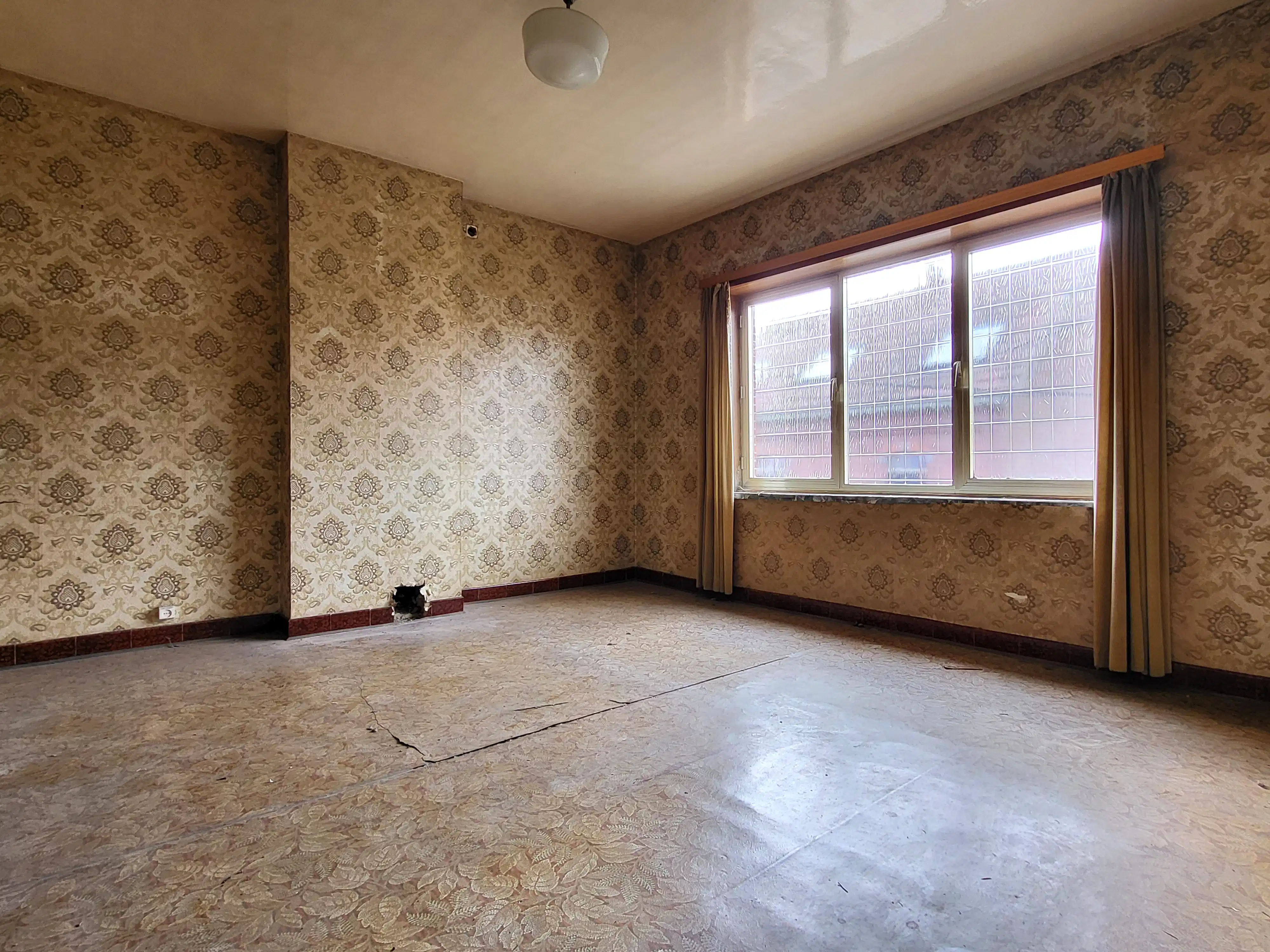 Te renoveren woning met veel charme en ruime tuin op 671 m².  foto 22