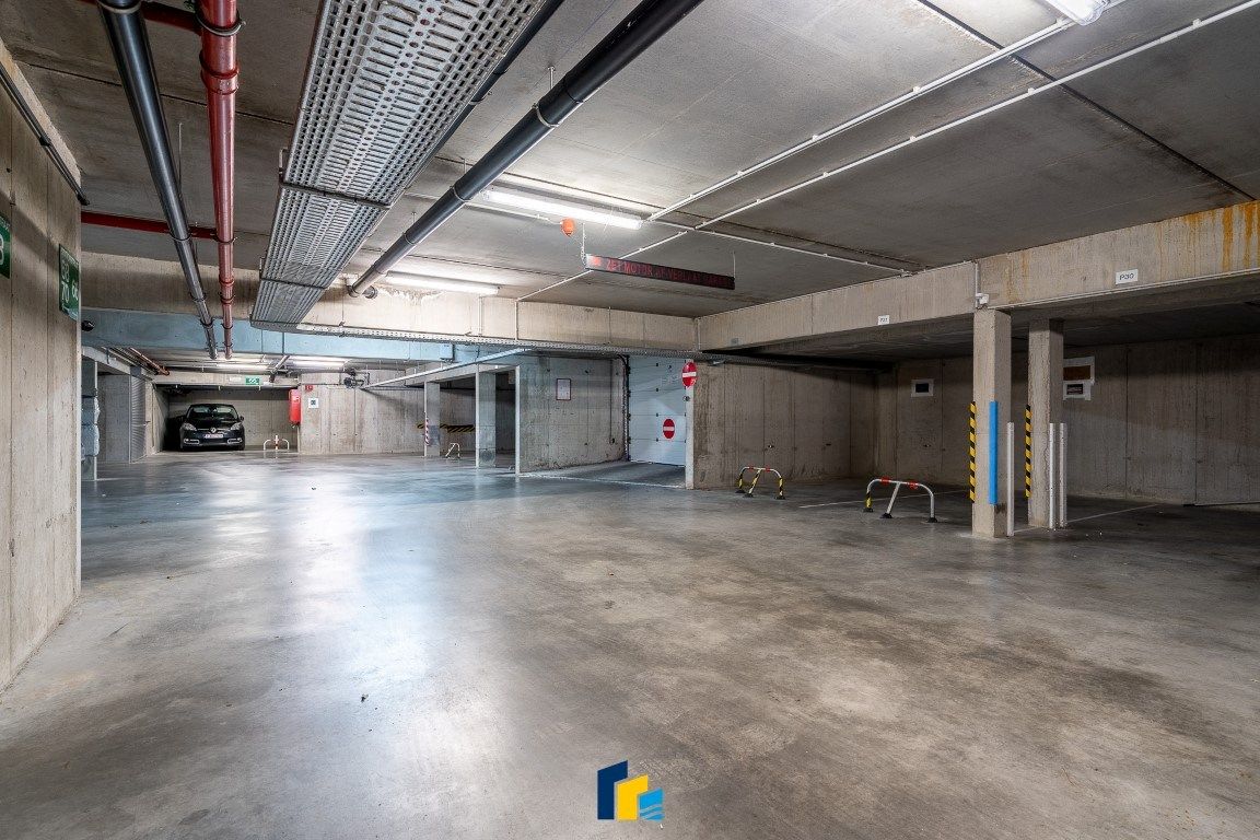 Dubbele, inpandige parkeerplaats – uiterst centraal gelegen foto 2