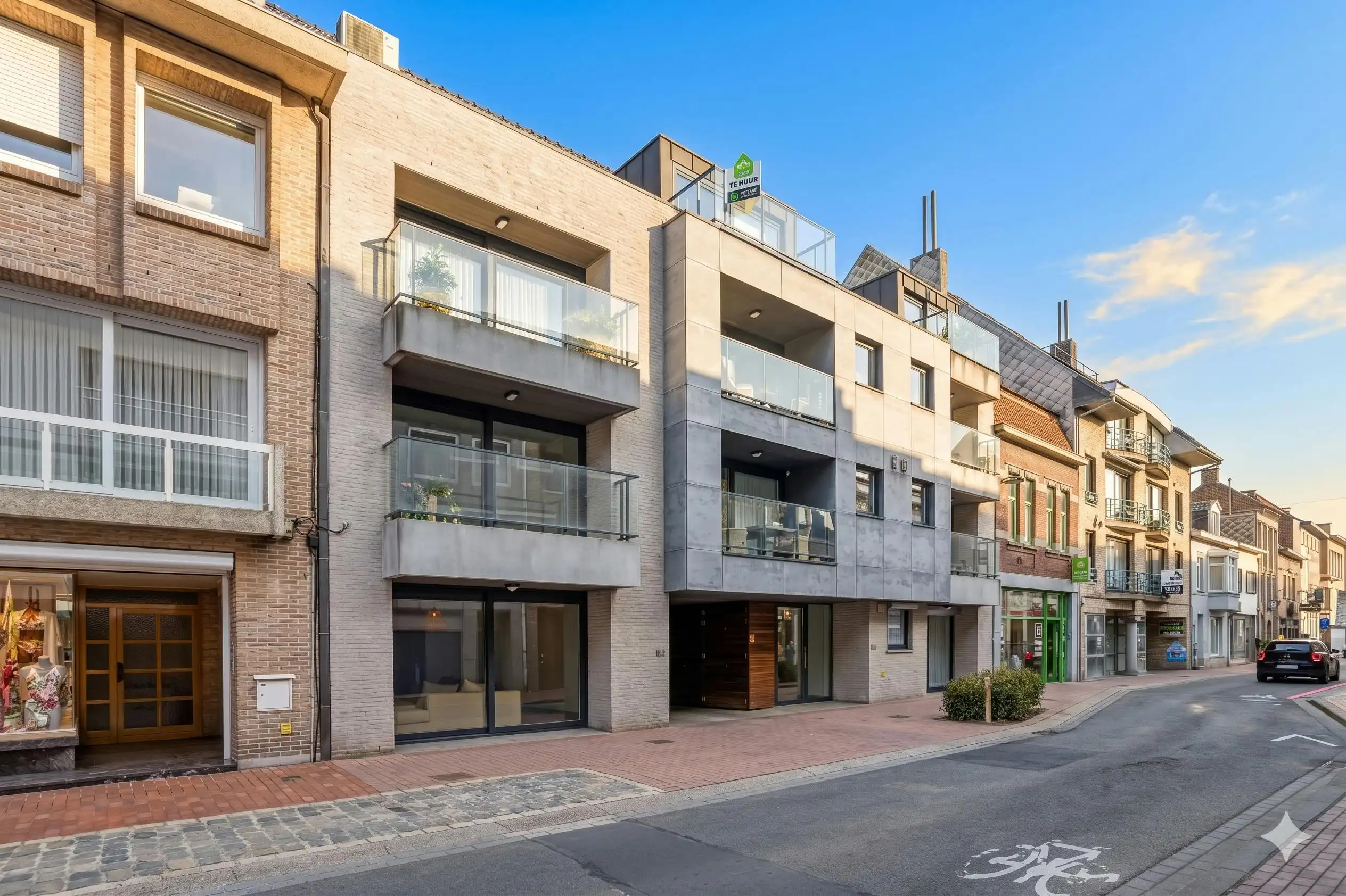 Instapklaar 2 slpk appartement met zonnige tuin en terras foto 18