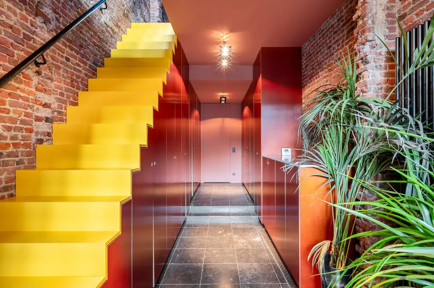 Karaktervolle erfgoedwoning op topligging tegenover de Sint-Gummaruskerk. foto 8