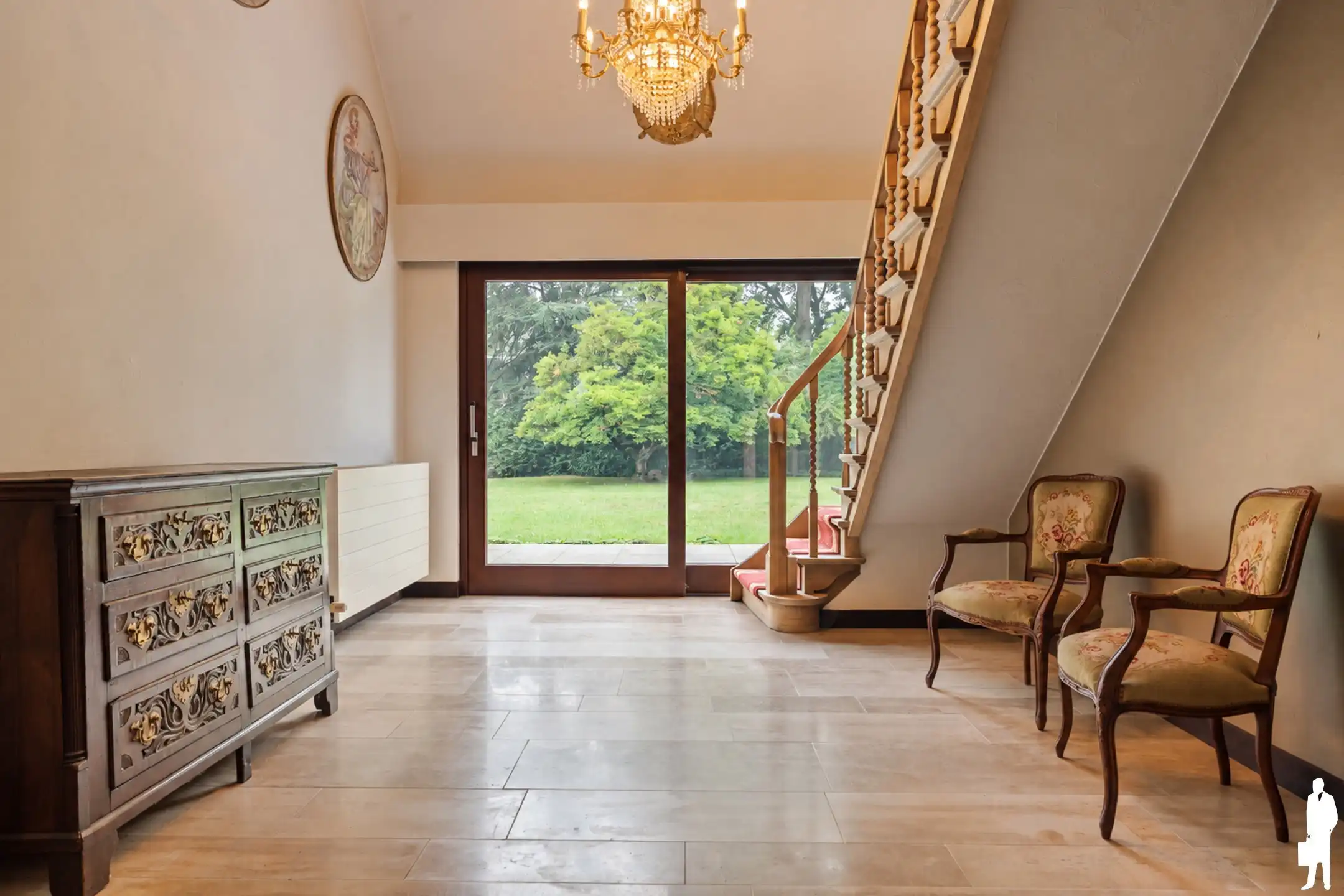 Verrassend ruime villa op prachtig perceel van ca. 4.175 m² foto 4