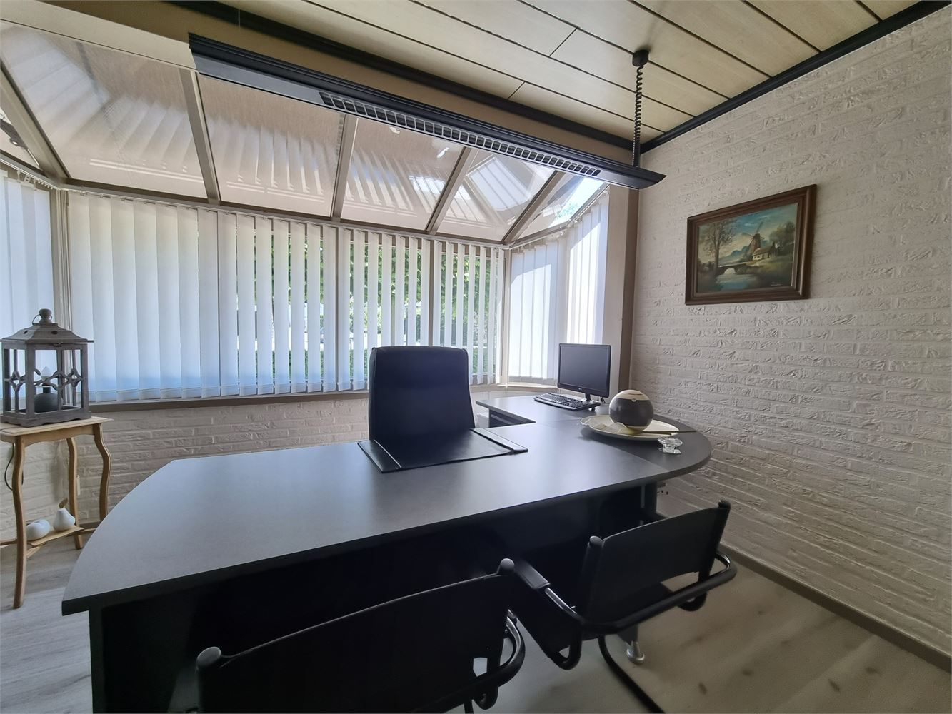 Ruime, residentieel gelegen woning met werkplaats op 15a foto 9