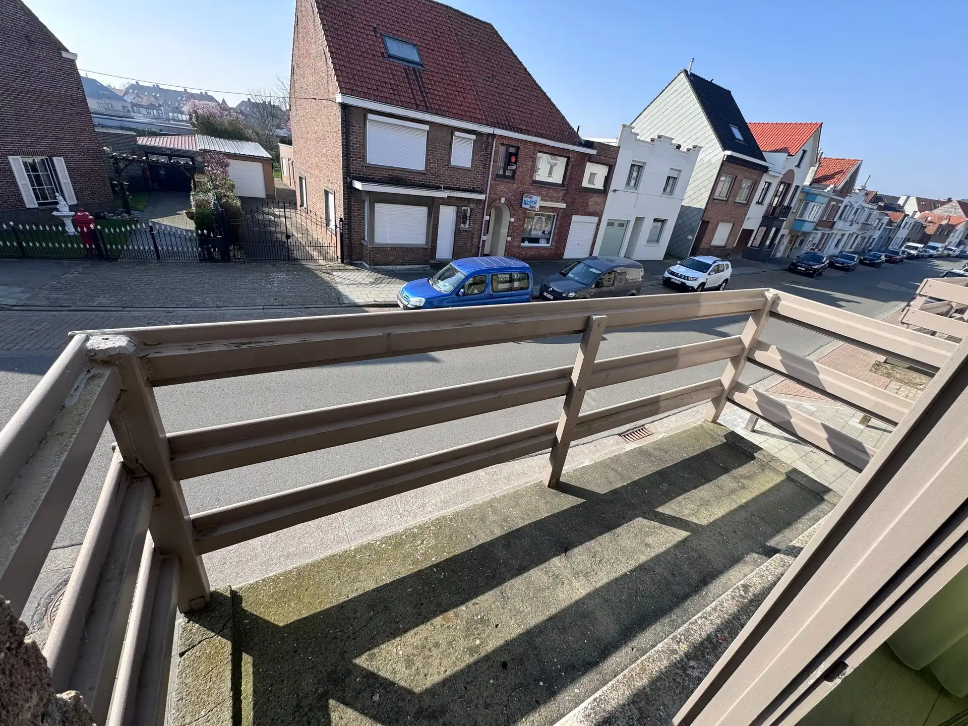 Instapklaar en volledig bemeubeld appartement nabij centrum van De Haan  Op een gunstige ligging in De Haan bevindt zich dit vernieuwde en instapklare appartement, gelegen op minder dan 500 meter van het centrum en op slechts 1,5 km van het strand. foto 2