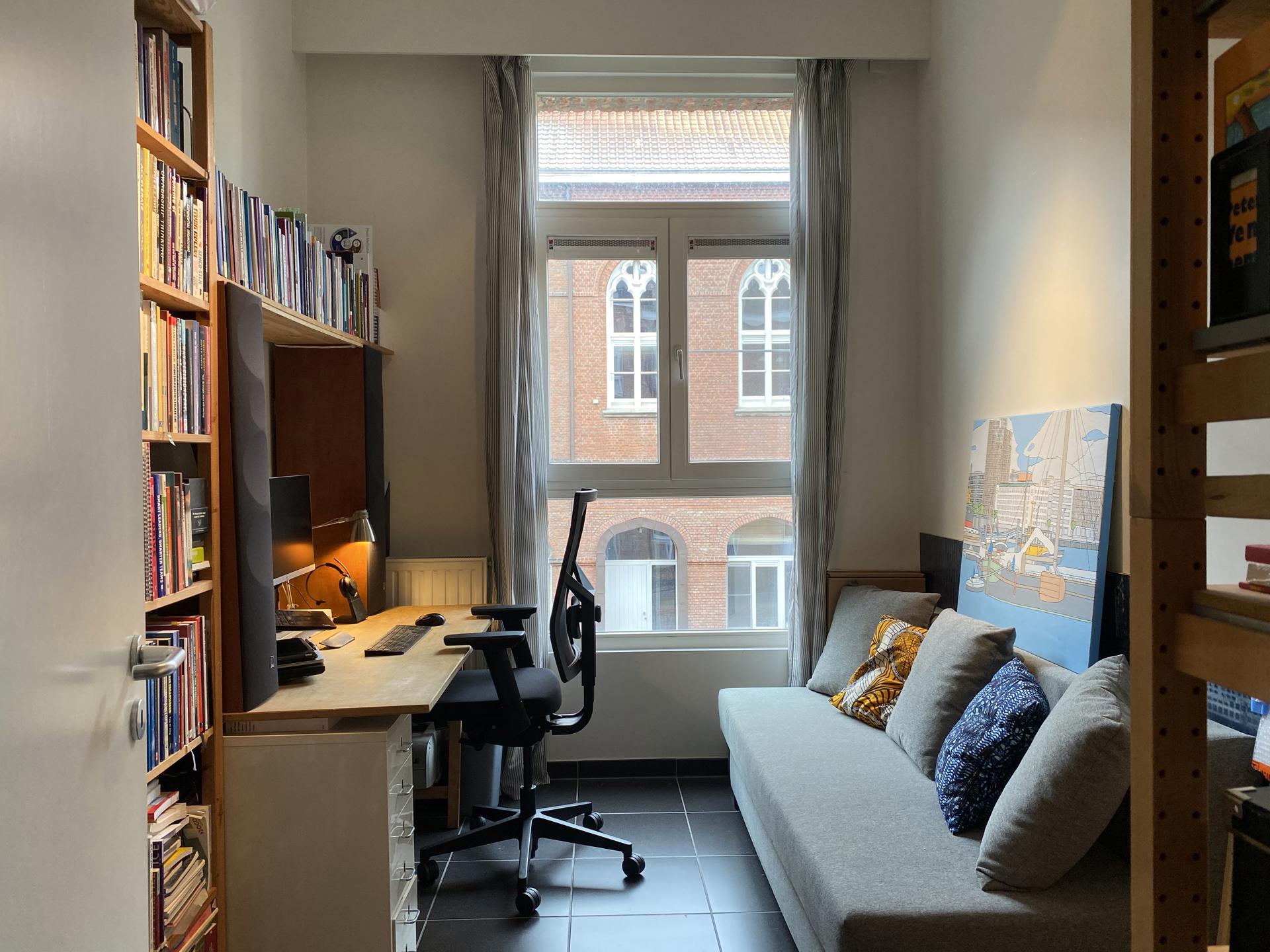 Ruim appartement in hartje Antwerpen inclusief parking foto 8