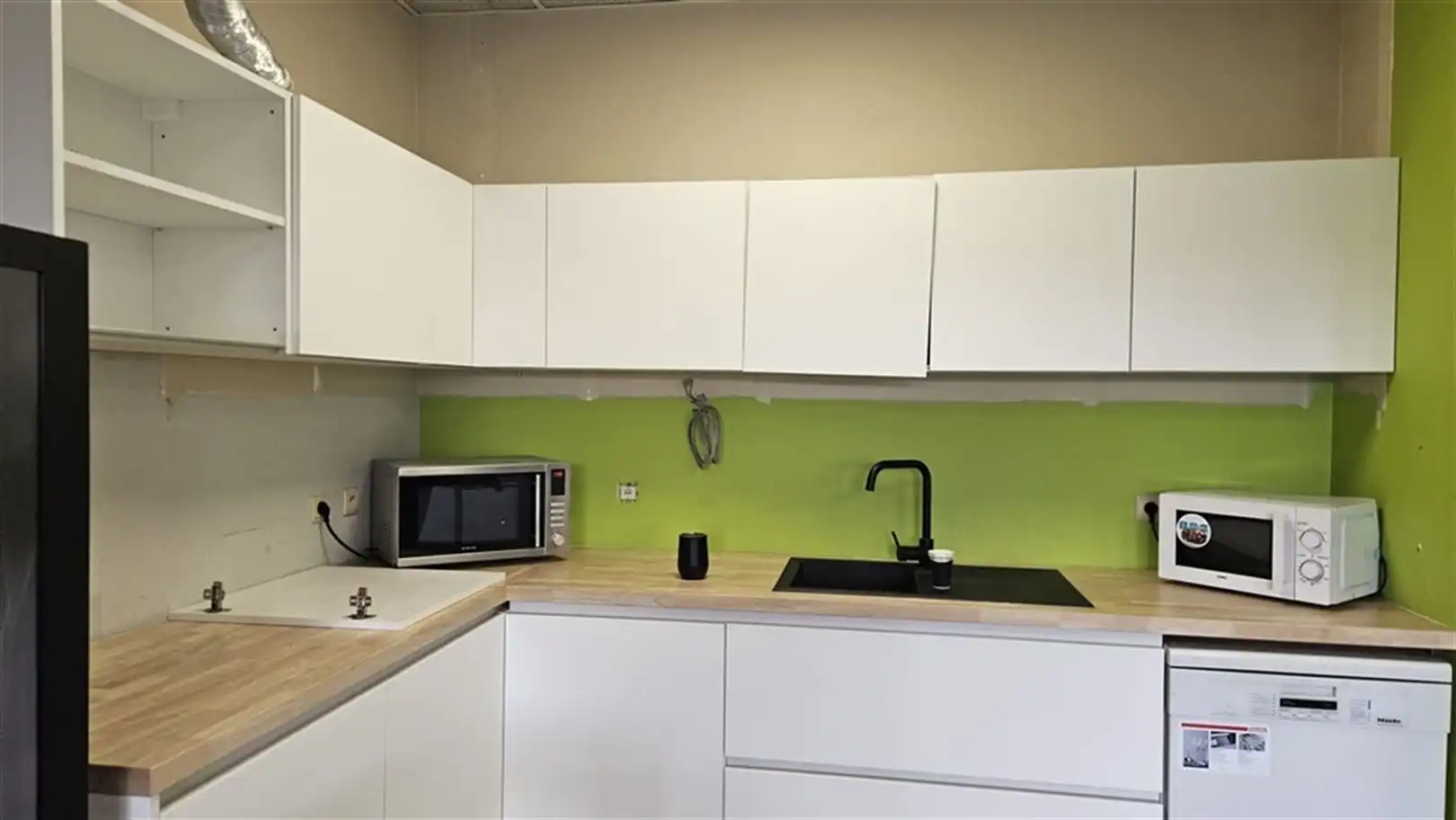 Logistieke units met kantoren foto 15