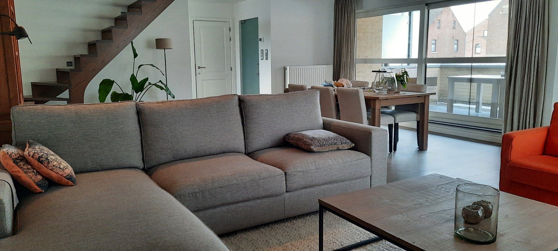Verzorgd, recent duplex appartement met 3 slaapkamers, terras, kelderberging foto 4