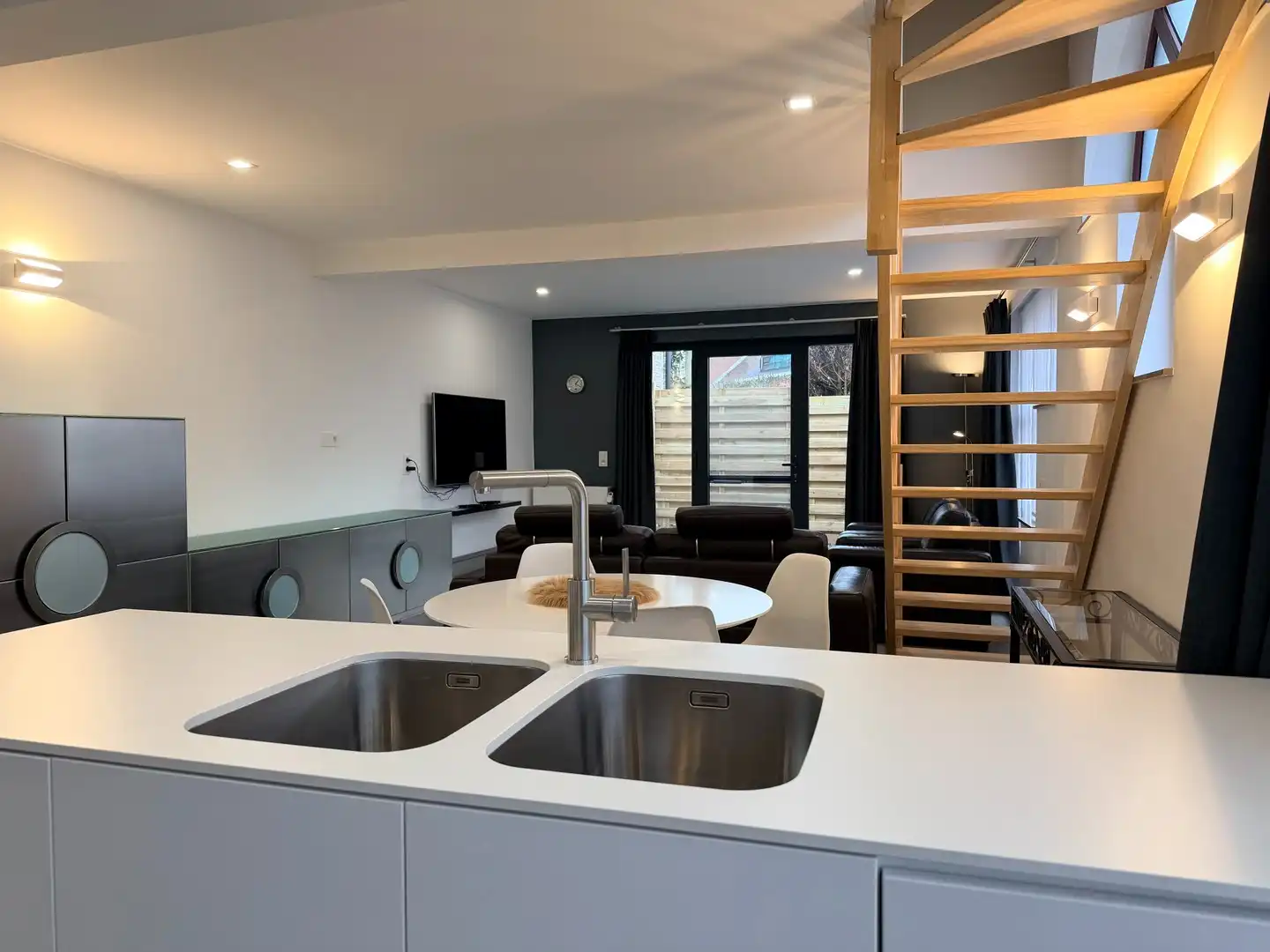 Moderne duplex met twee slaapkamers foto 6