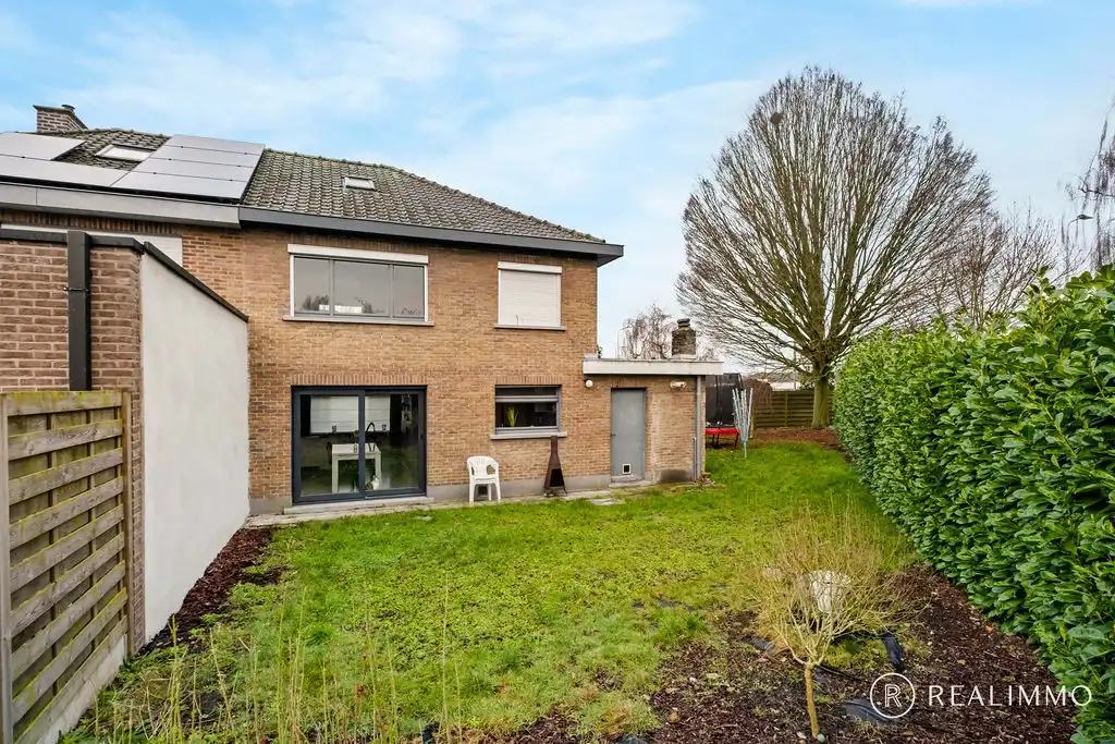 Instapklare halfopen bebouwing op 359 m² te Moen foto 14