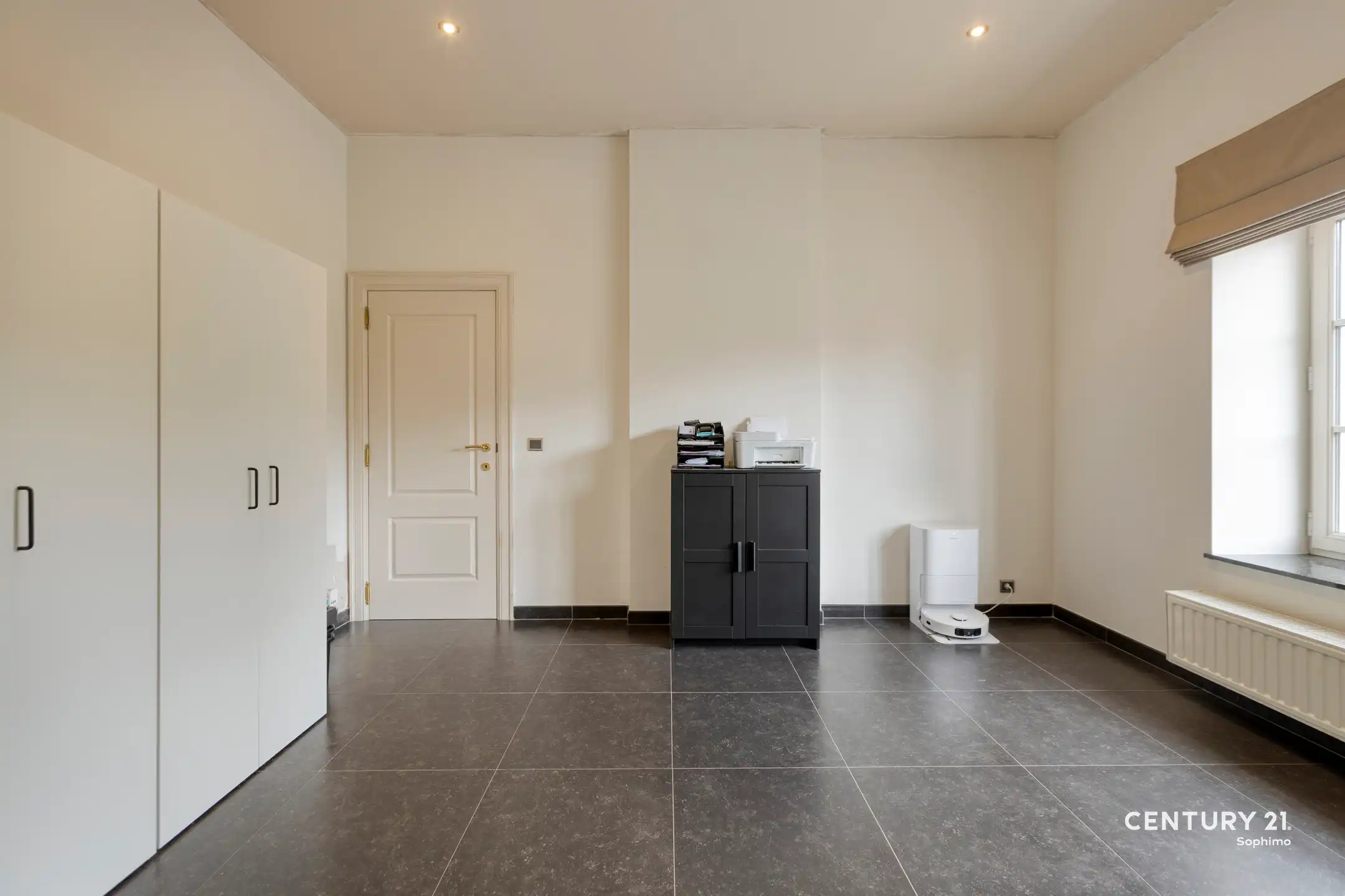 Instapklare woning met vier slaapkamers op perceel van 11a22 foto 15