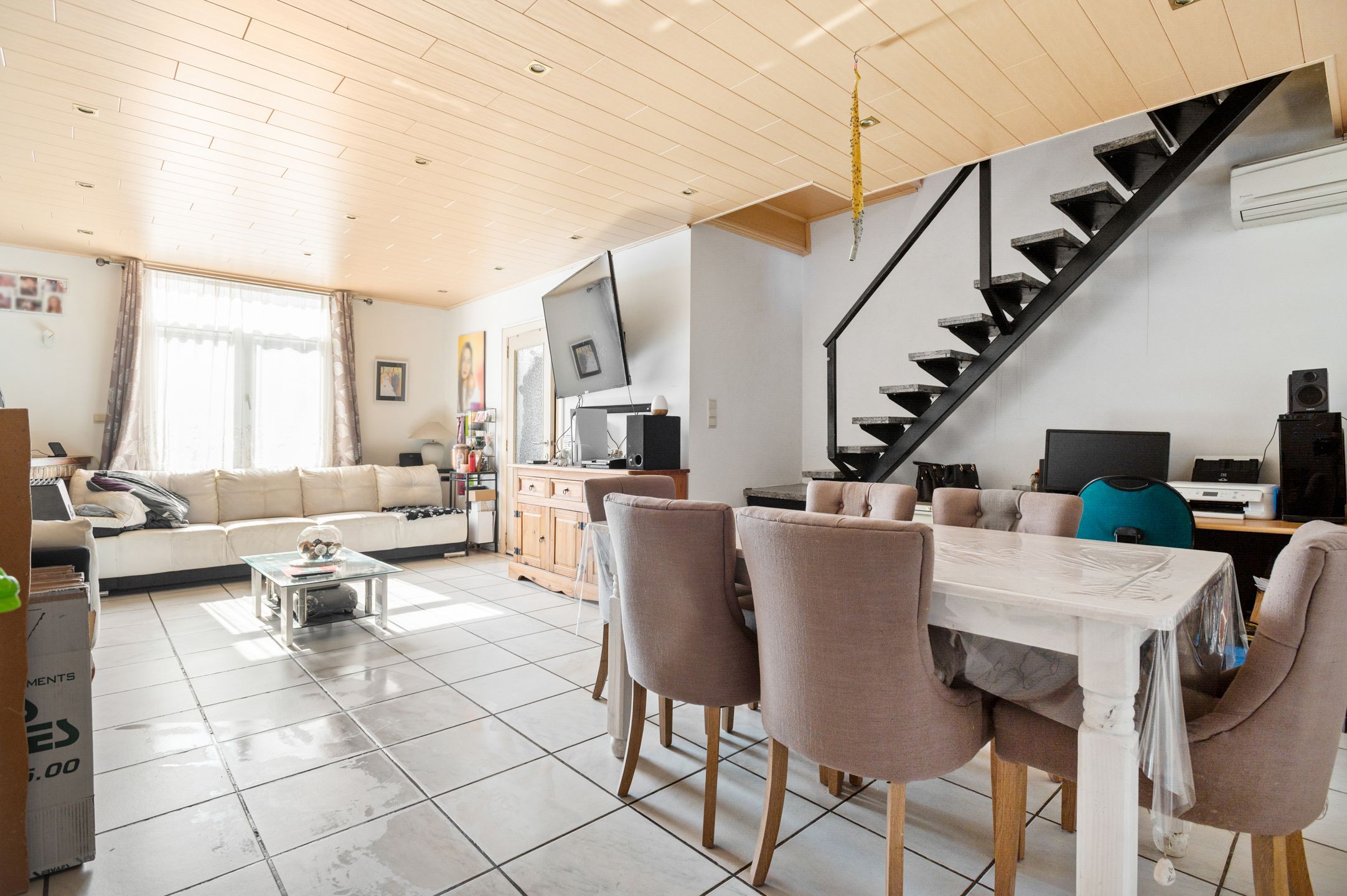 IN OPTIE!!! Instapklare woning met 4 slaapkamers, koer, tuin en garage op 01 are 93 ca foto 5