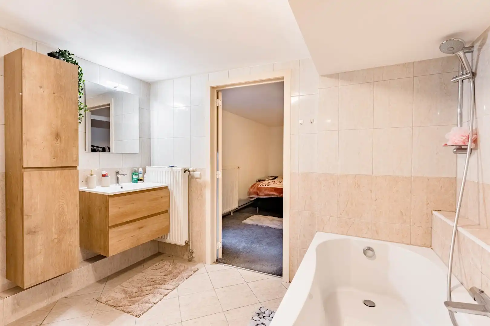 Comfortabel appartement op de 2de verdieping van een kleinschalige residentie op een steenworp van de historische markt!  foto 13