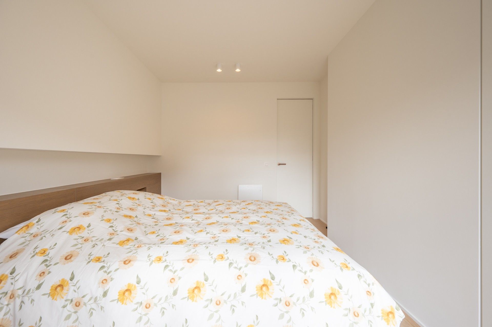 Gemeubeld: verfijnd gerenoveerd appartement op de zeedijk vlakbij het Rubensplein te Knokke! foto 15