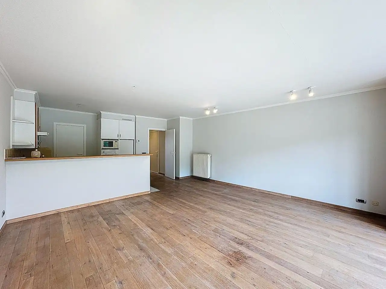 Ruim en lichtrijk appartement gelegen op de tweede verdieping van een goed onderhouden residentie foto 4