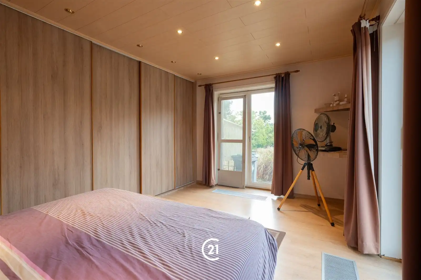 Villa bungalow met 3 slaapkamers, tuin en weide op +/-40are foto 21
