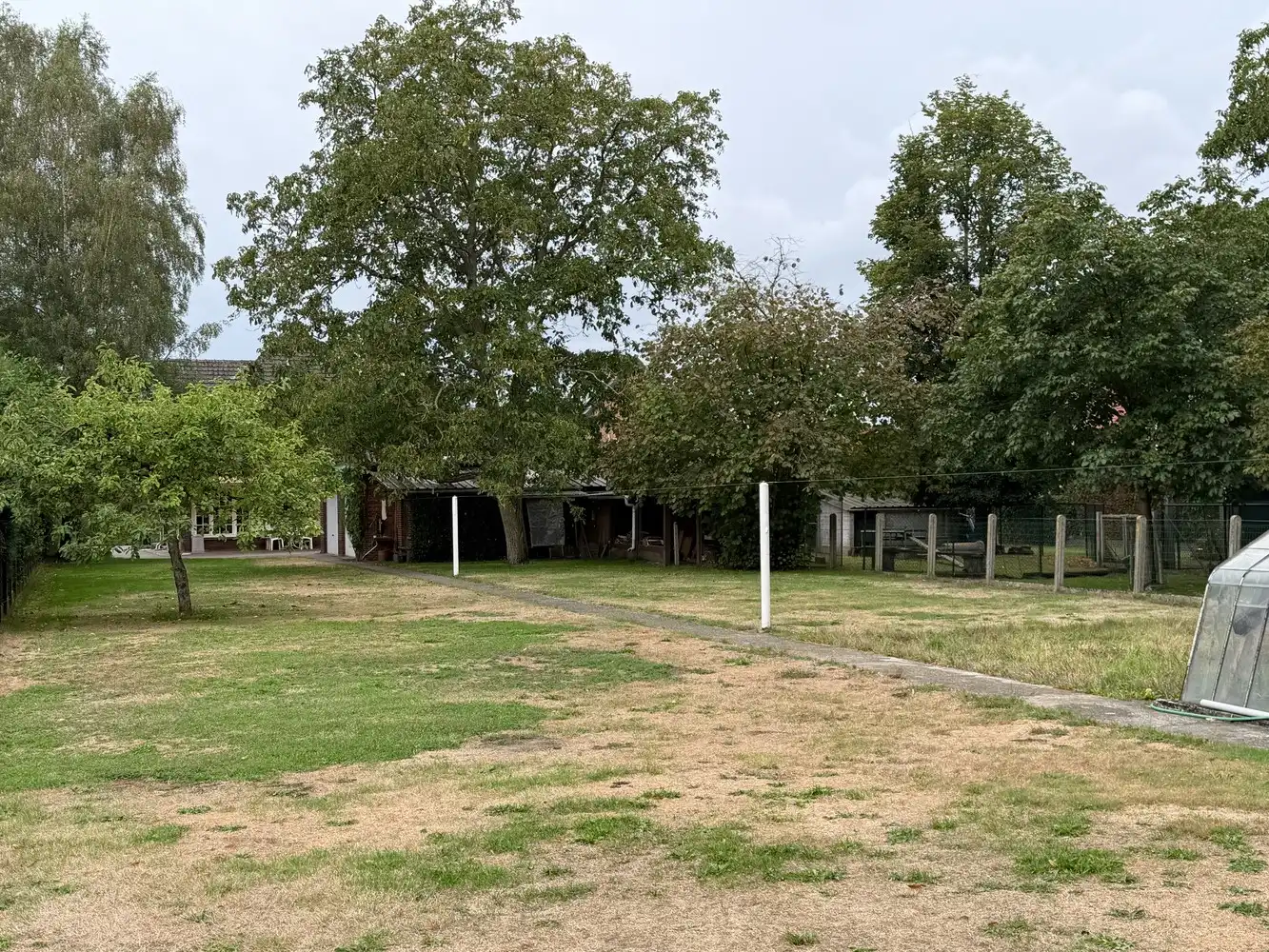 Vrijstaande woning met royale tuin foto 20