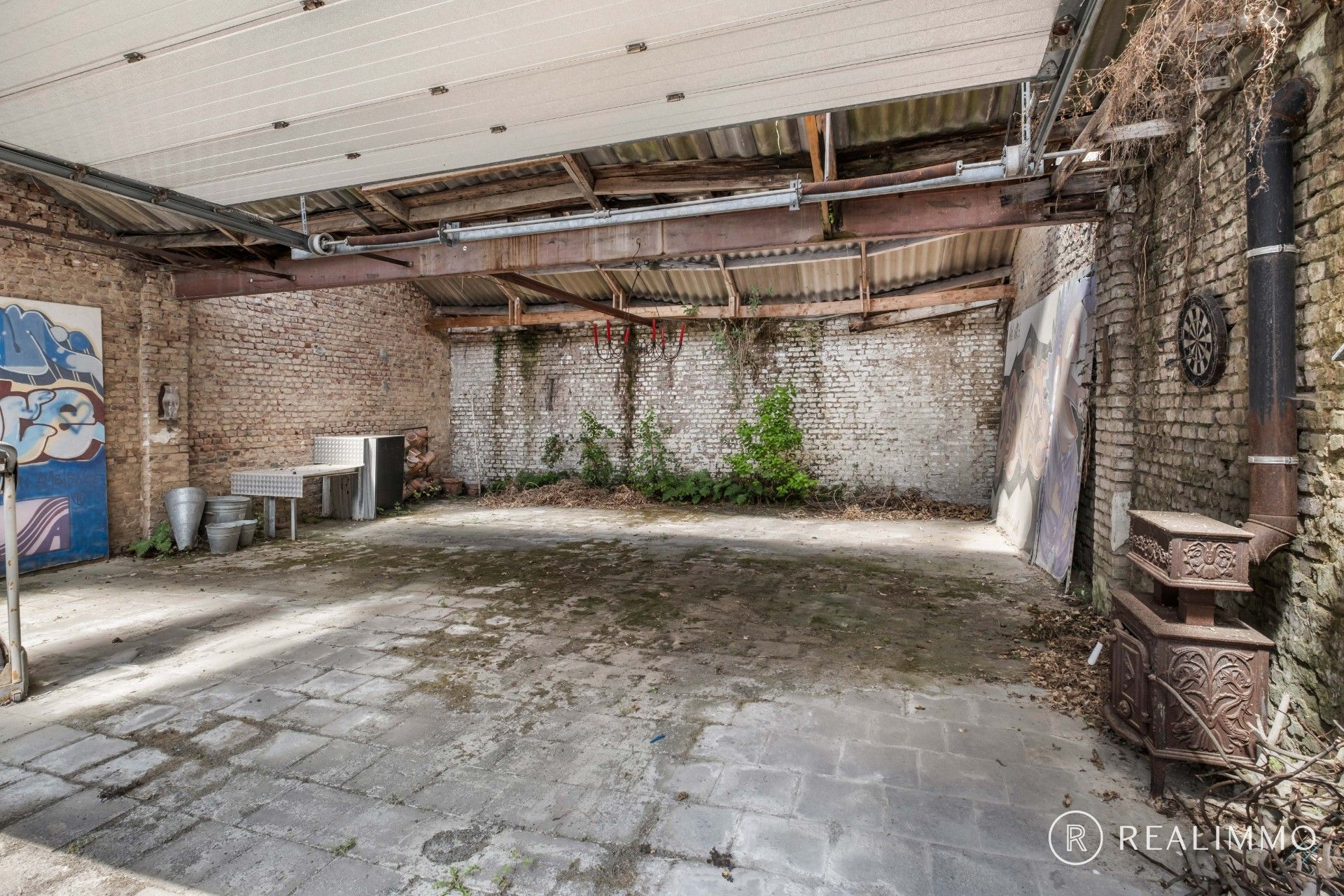 Uiterste commercieel gelegen handelswoning foto 9