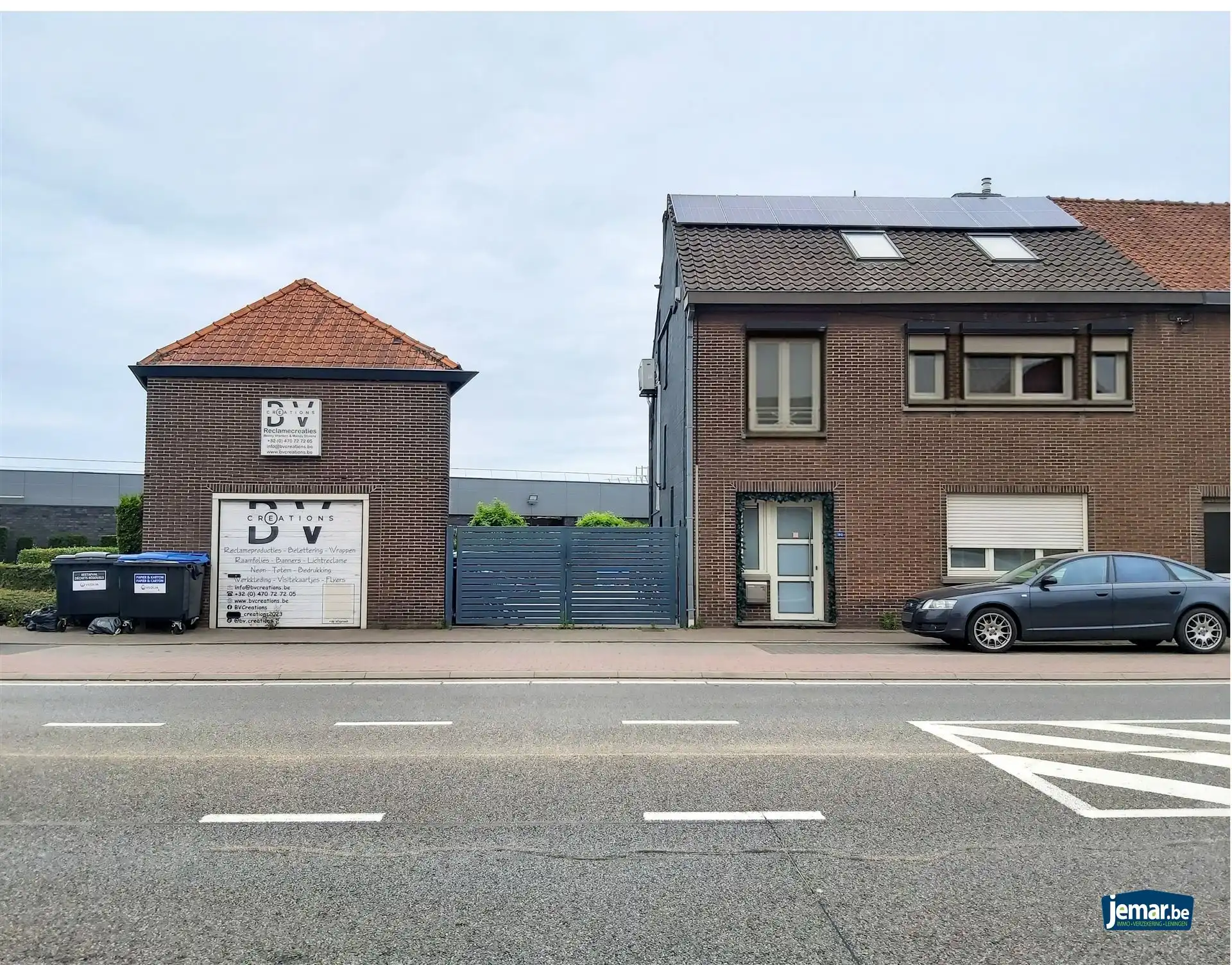 Instapklare en energiezuinige gezinswoning met 5 slaapkamers, zwembad en topligging in Rekem – comfort en ruimte verzekerd! foto {{pictureIndex}}