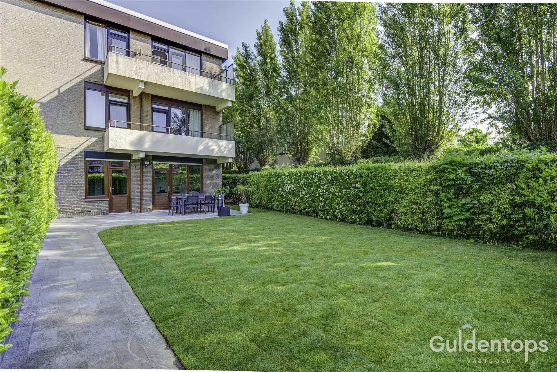 Modern ruim gelijkvloers (2 slk) appartement met ruime tuin foto 22