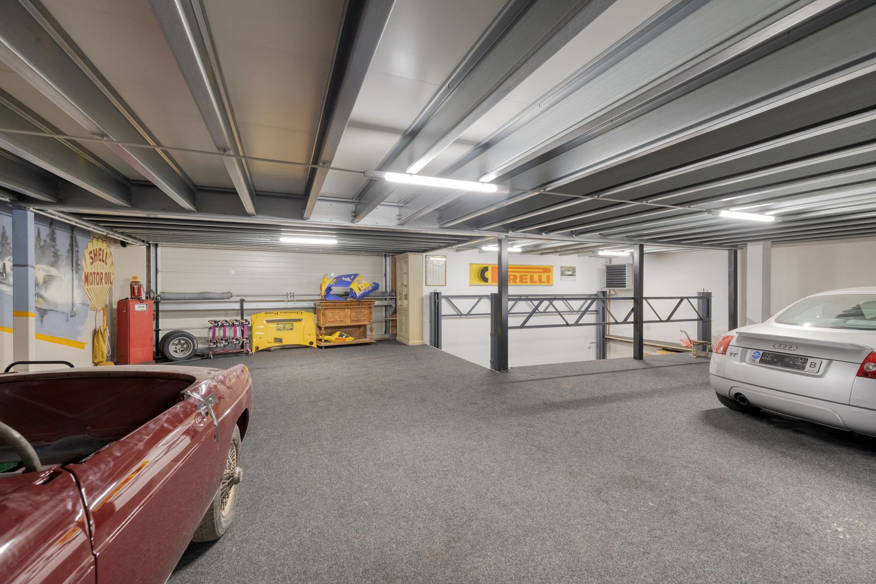 Recent vernieuwde loods met bovenliggend luxe appartement ! foto 10