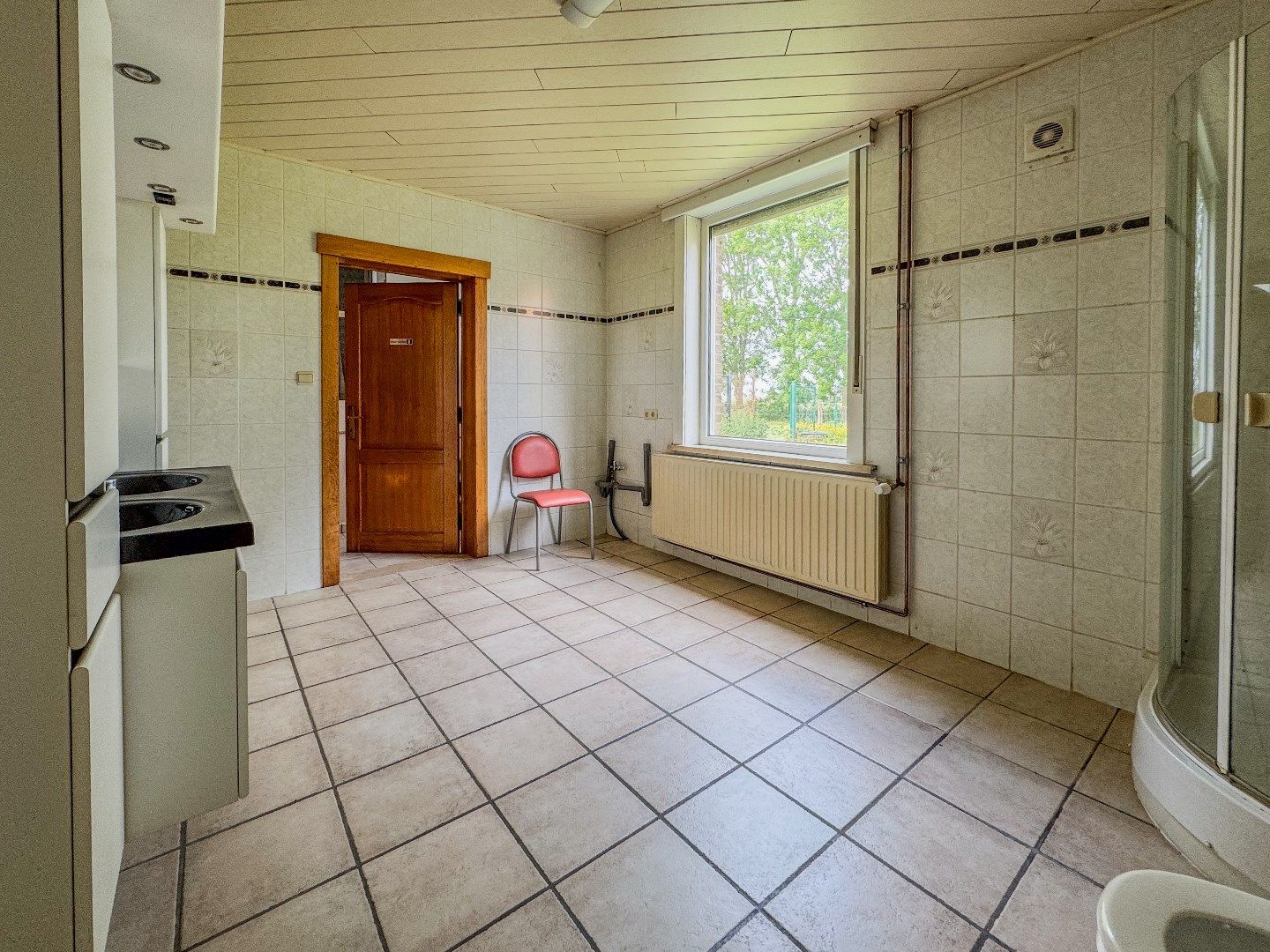 Landelijke woning met 3 slaapkamers, tuin, kotterijen en garage. foto 9