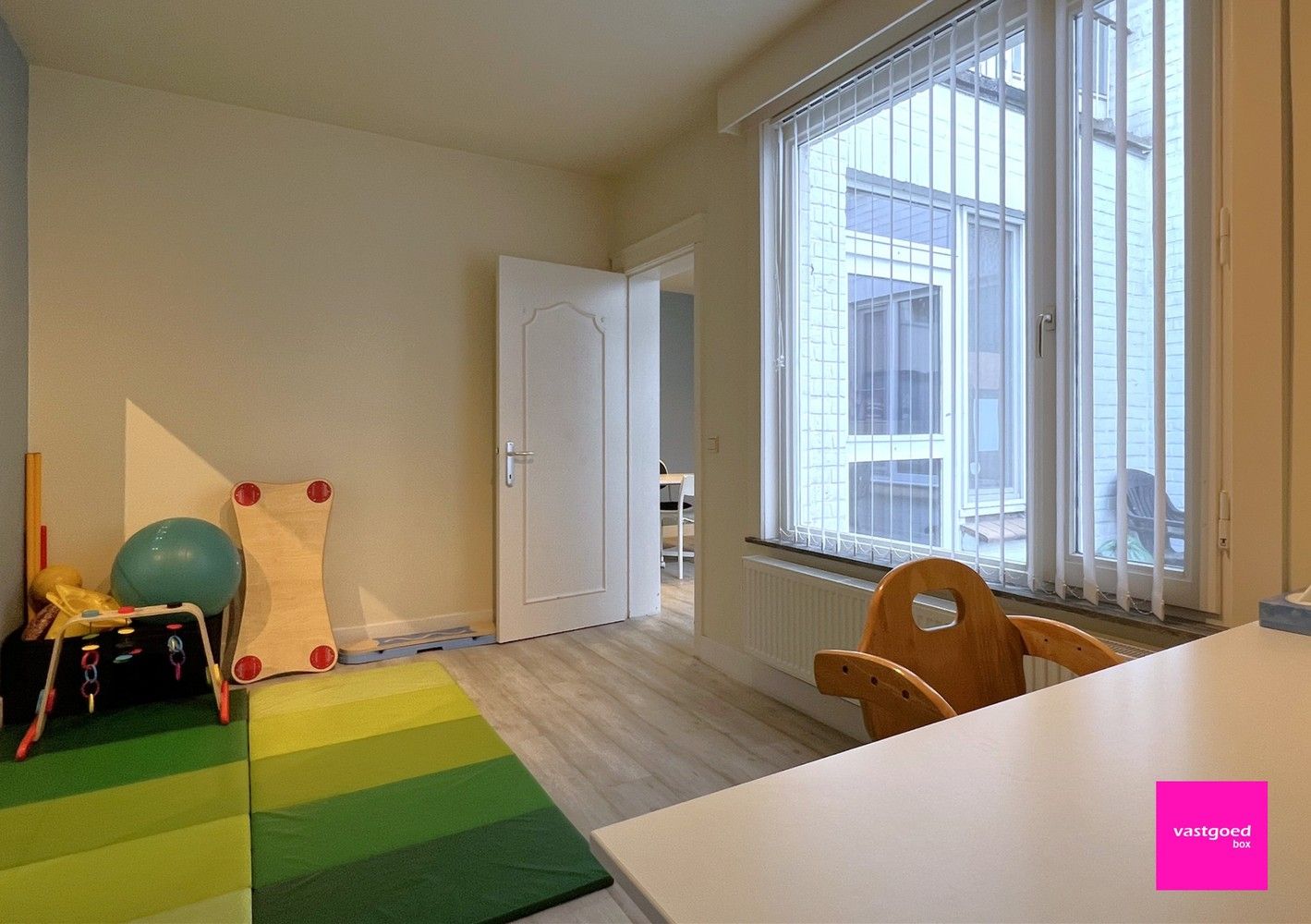 Rustig gelegen gelijkvloers appartement met 3 slaapkamers en terras, Oostende foto 16