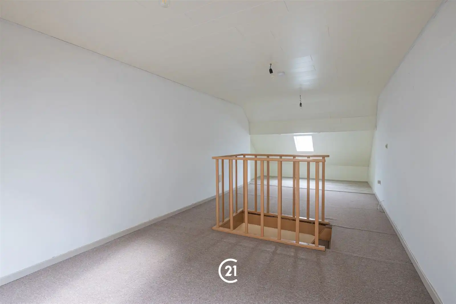 Instapklare woning in het centrum van Zottegem! foto 12