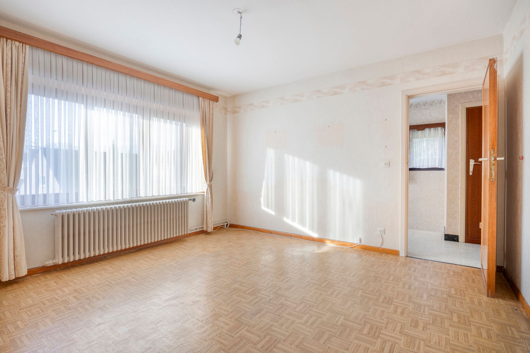 Ruime woning op een perceel van 14are 67ca op een topligging in Groot-Bijgaarden! foto 14