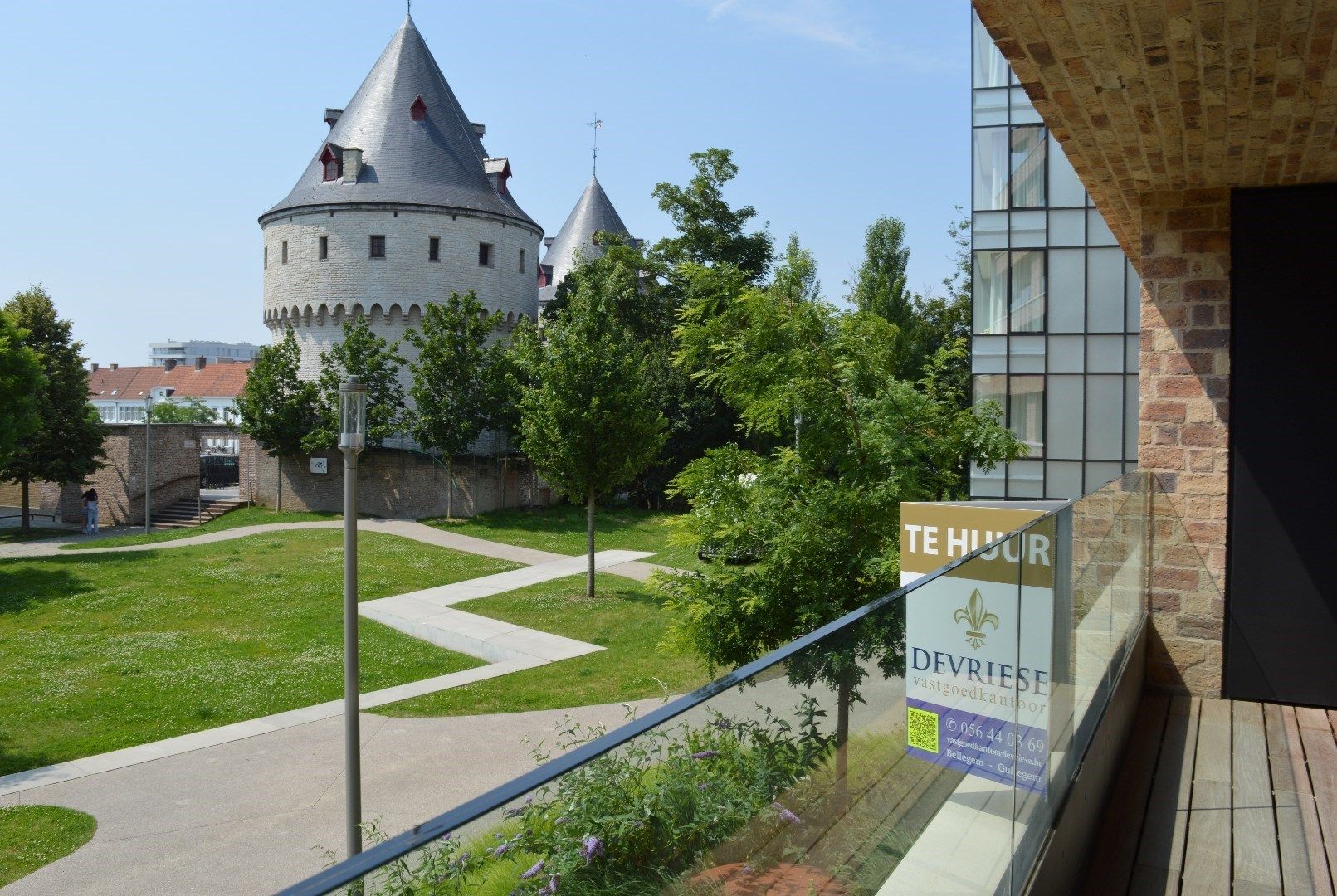 Luxe appartement in het hartje van Kortrijk aan de Leie en Broeltorens foto 22