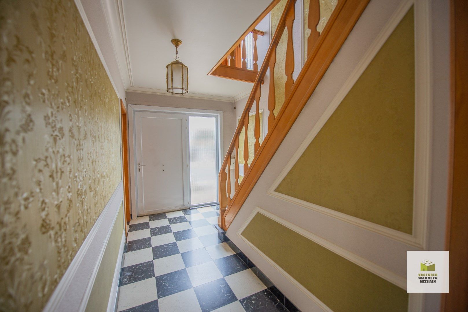 Ruime en centraal gelegen woning met 3 slaapkamers en tuin foto 2