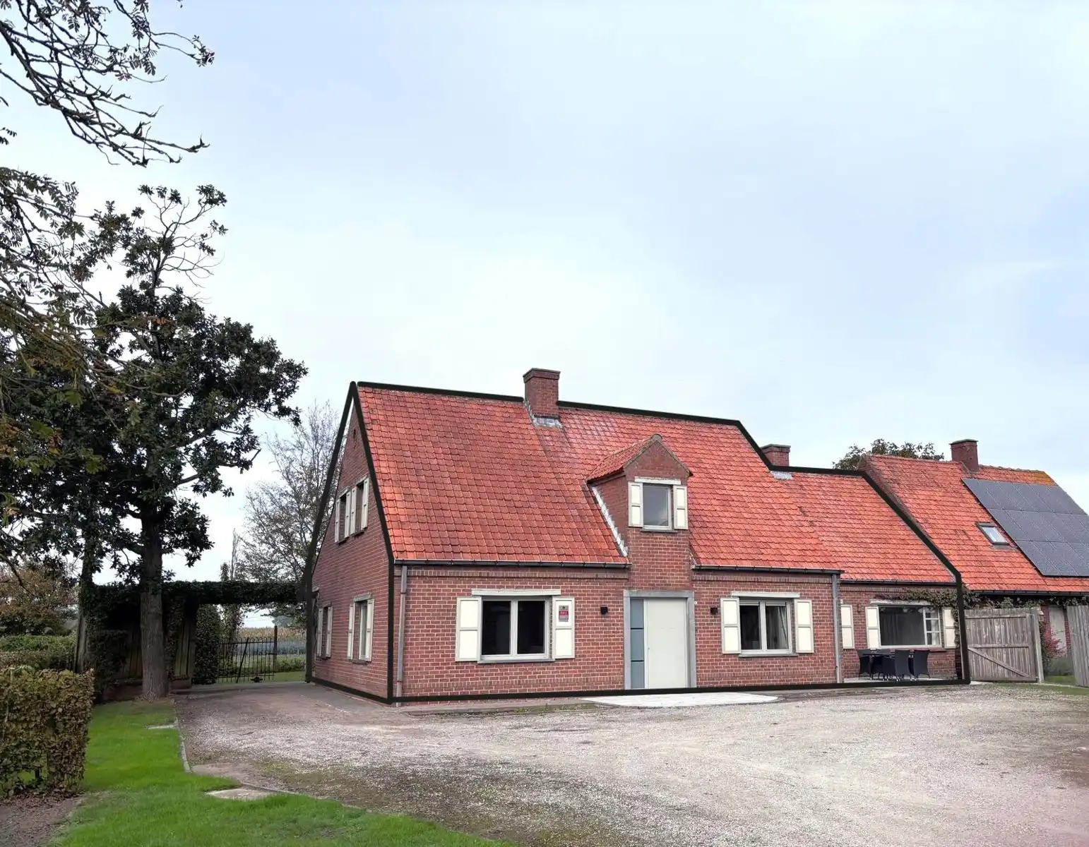 Landelijk gelegen, charmante gezinswoning foto {{pictureIndex}}