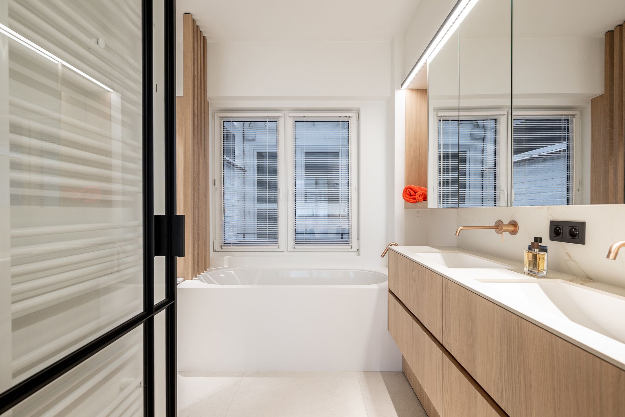 Elegant gerenoveerd appartement met open zicht in het Zoute foto 22