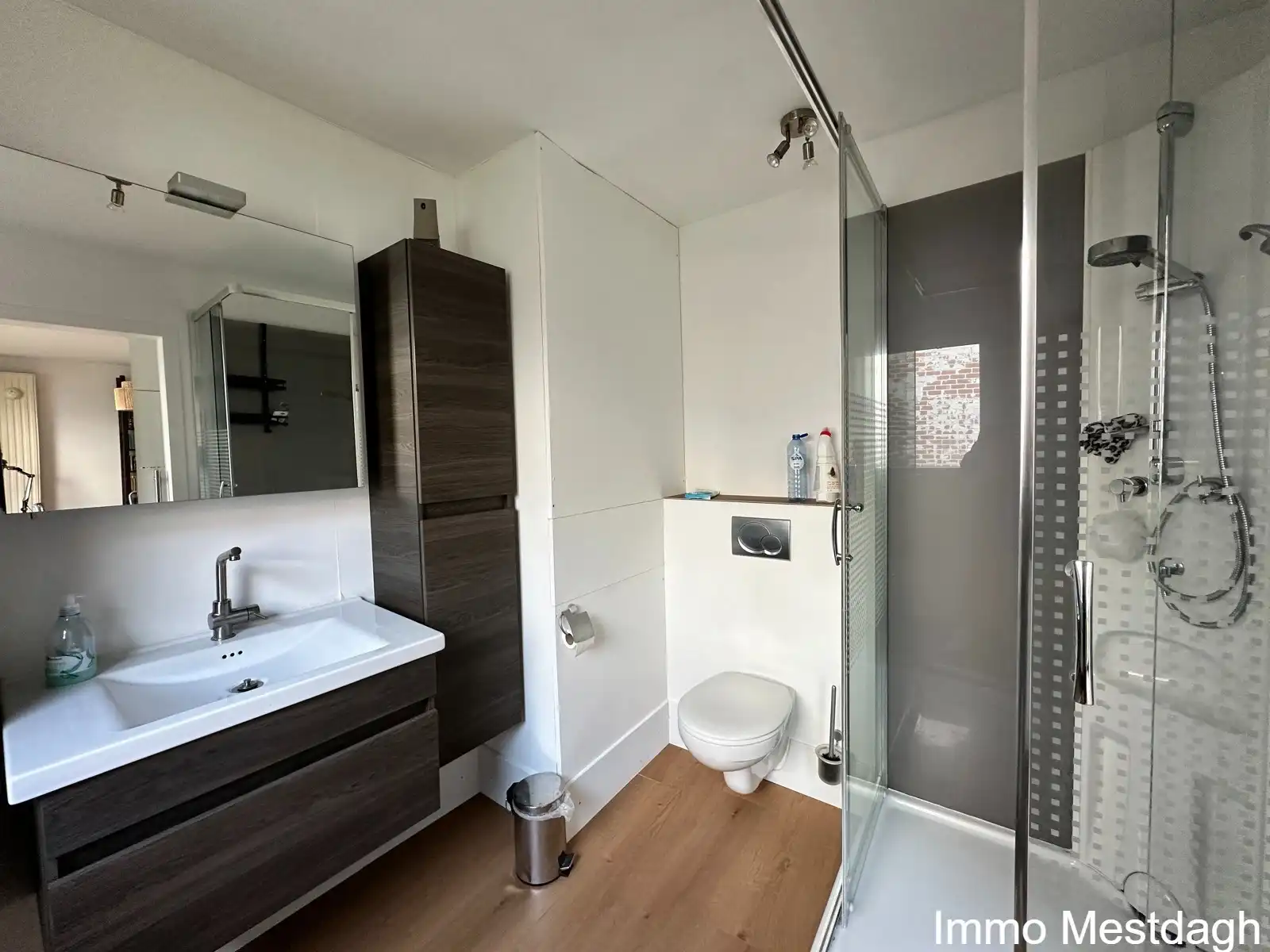 Charmant Gelijkvloers Appartement met Ruim Terras in Hartje Diest. foto 12