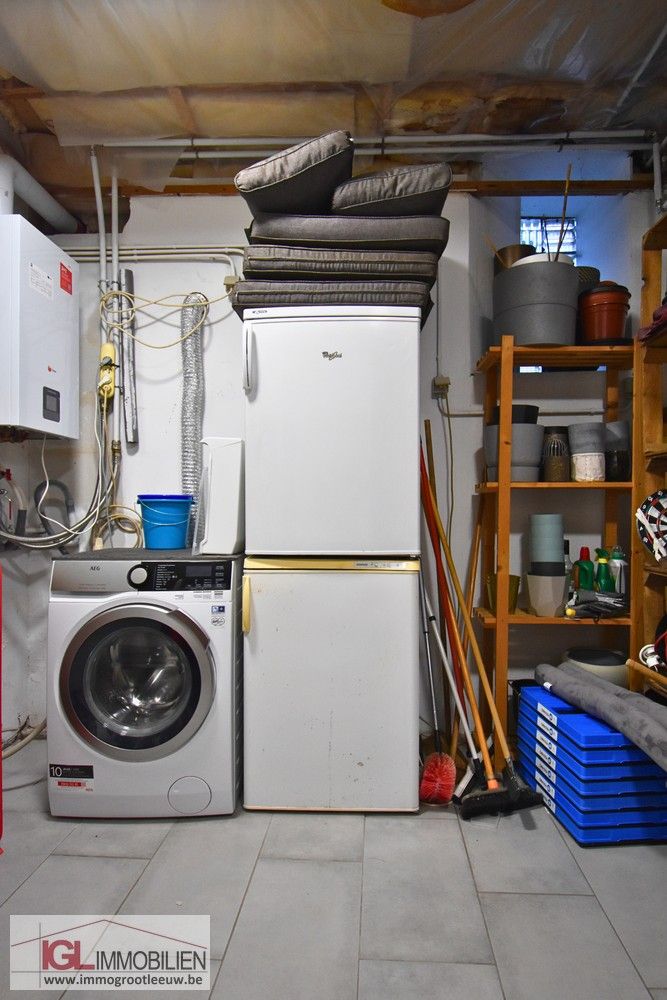 Ruime gezinswoning met 4 slaapkamers, tuin, terras en 2 staanplaatsen te huur foto 15