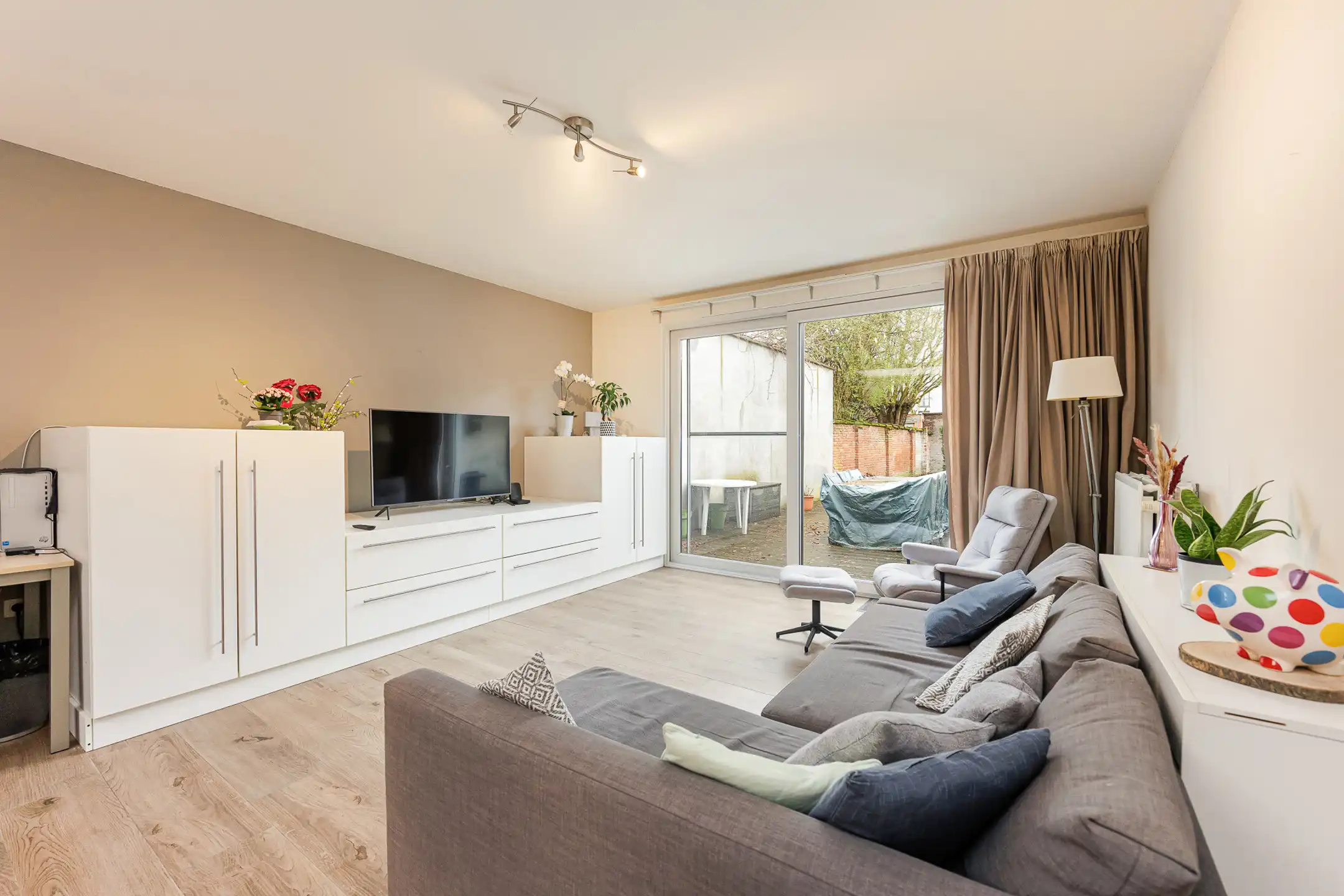 Instapklare  woning met drie slaapkamers en stadstuintje foto 7