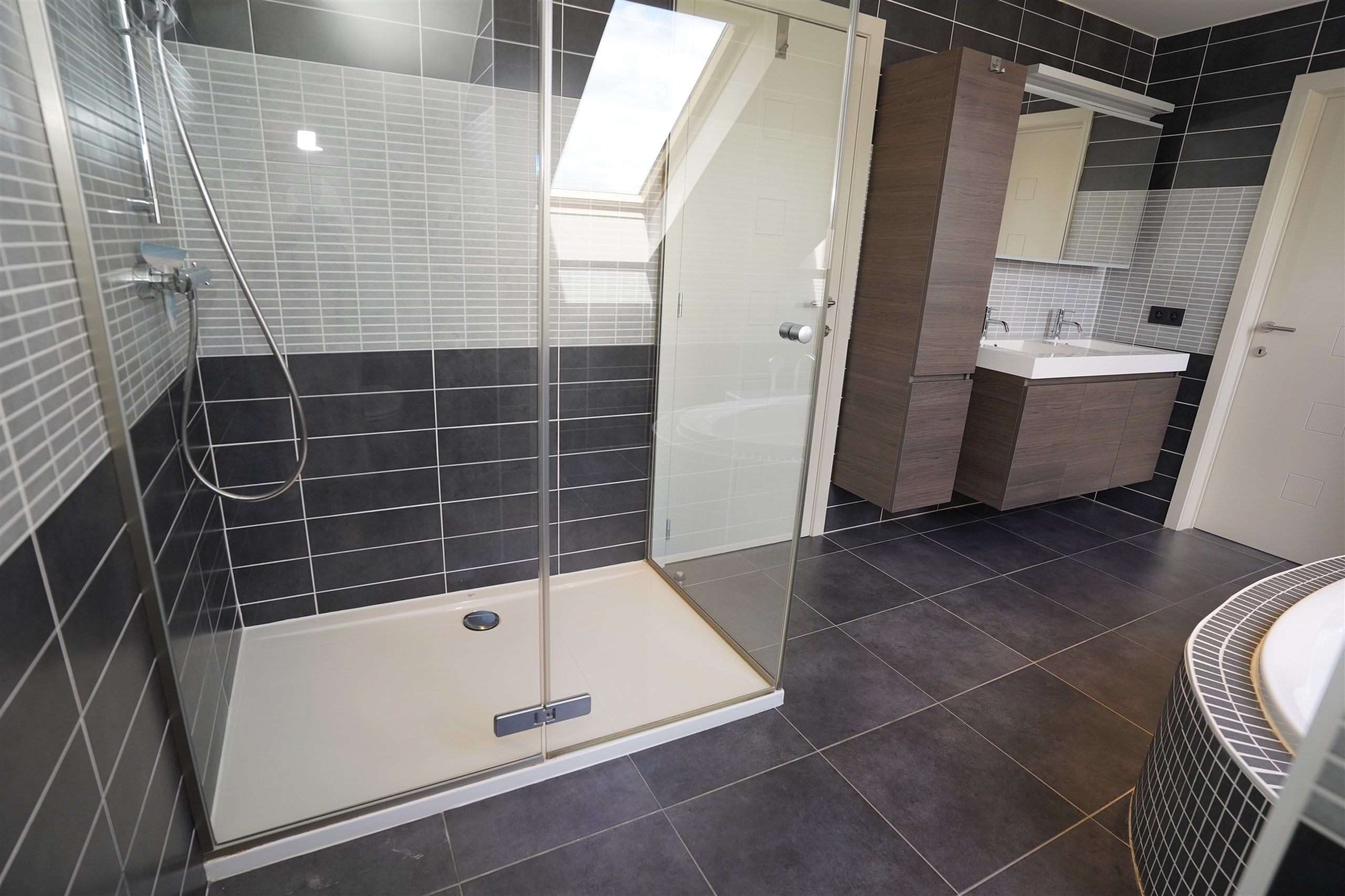 Bijzonder uime halfopen woning met Landelijke Rust op 954 m! foto 20