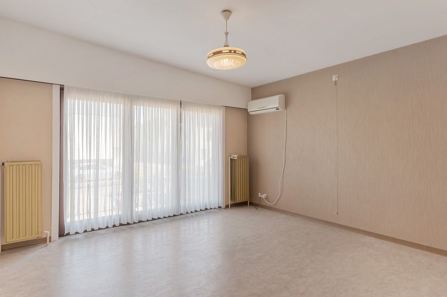 Te renoveren woning  – rust en groen uitzicht gegarandeerd foto 20