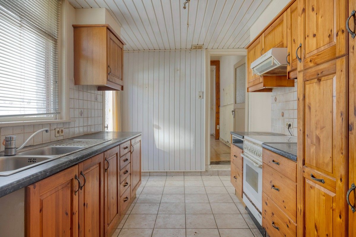 RUIME EN RUSTIG GELEGEN GEZINSWONING | 4 SLPKS - GARAGE - TUIN | TE RENOVEREN foto 9