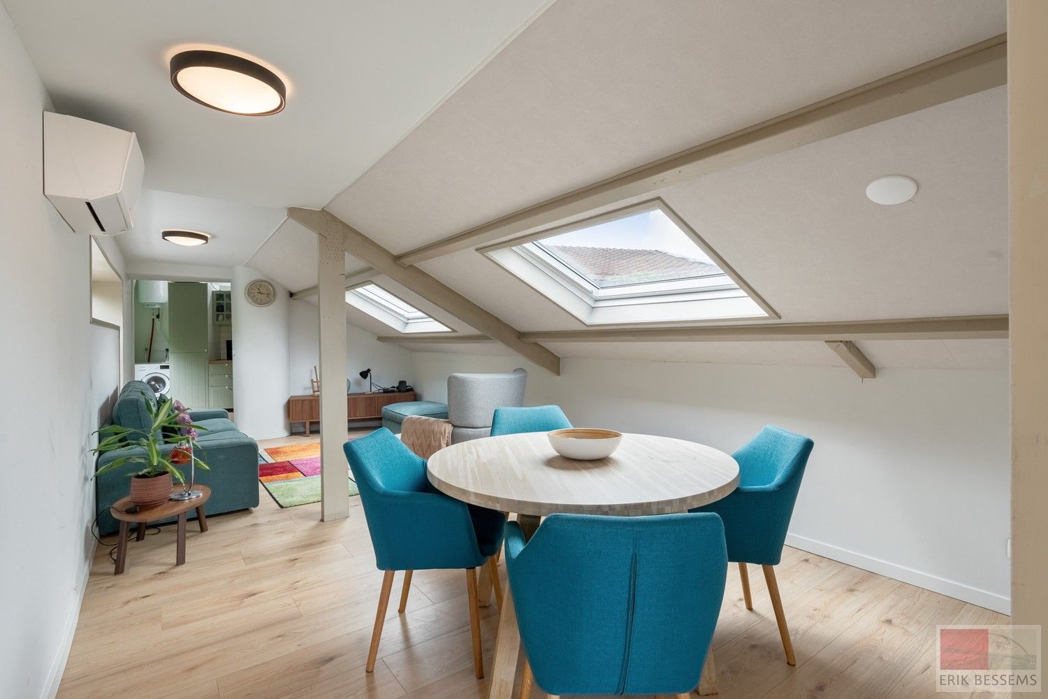 Gedeeltelijk gerenoveerde woning dat kan dienst doen als kangoeroe-woning. foto 17