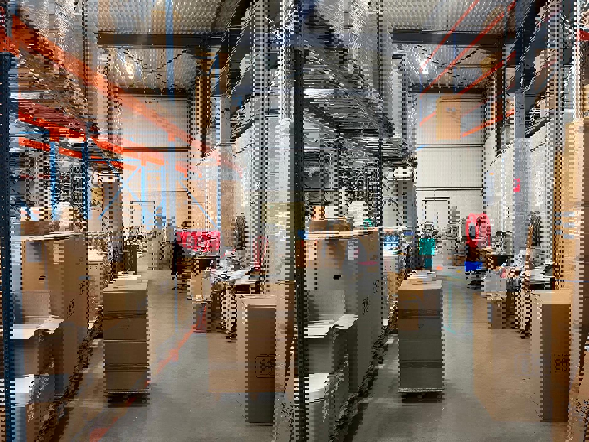 Wommelgem magazijn 940m² + mezzanine en aangename kantoren foto 4