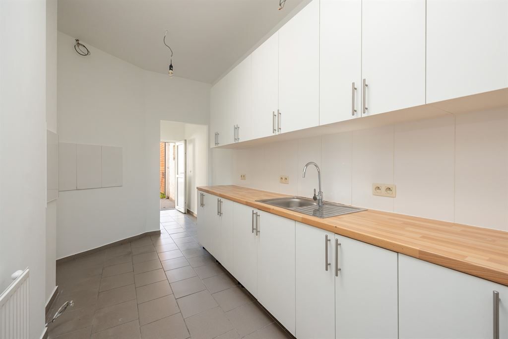 Handelswoning met op heden 2 units foto 9