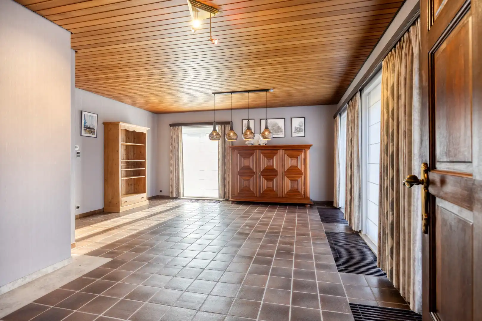 Gelijkvloerse woning met 3 slpks, rustig gelegen op 868 m² ! foto 4