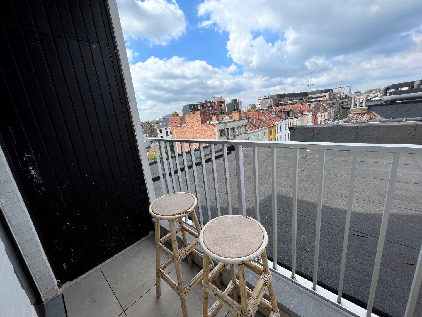 Ruim, lichtrijk appartement met garage én berging (kelder). foto 17