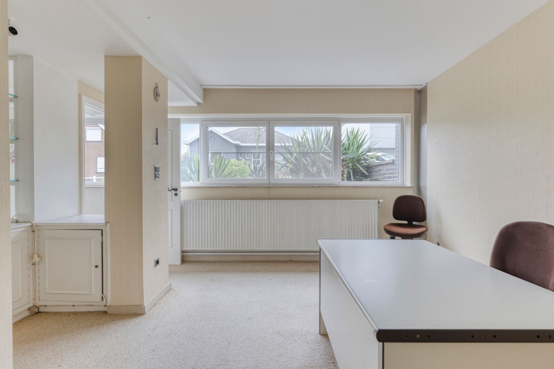 Residentieel gelegen villa met 4 slaapkamers en bureel foto 22
