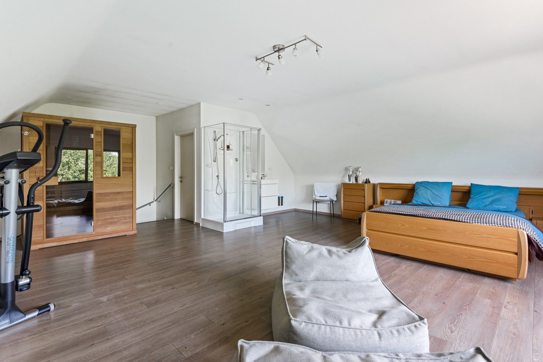 Prachtige woning op uitstekende ligging met garage foto 17