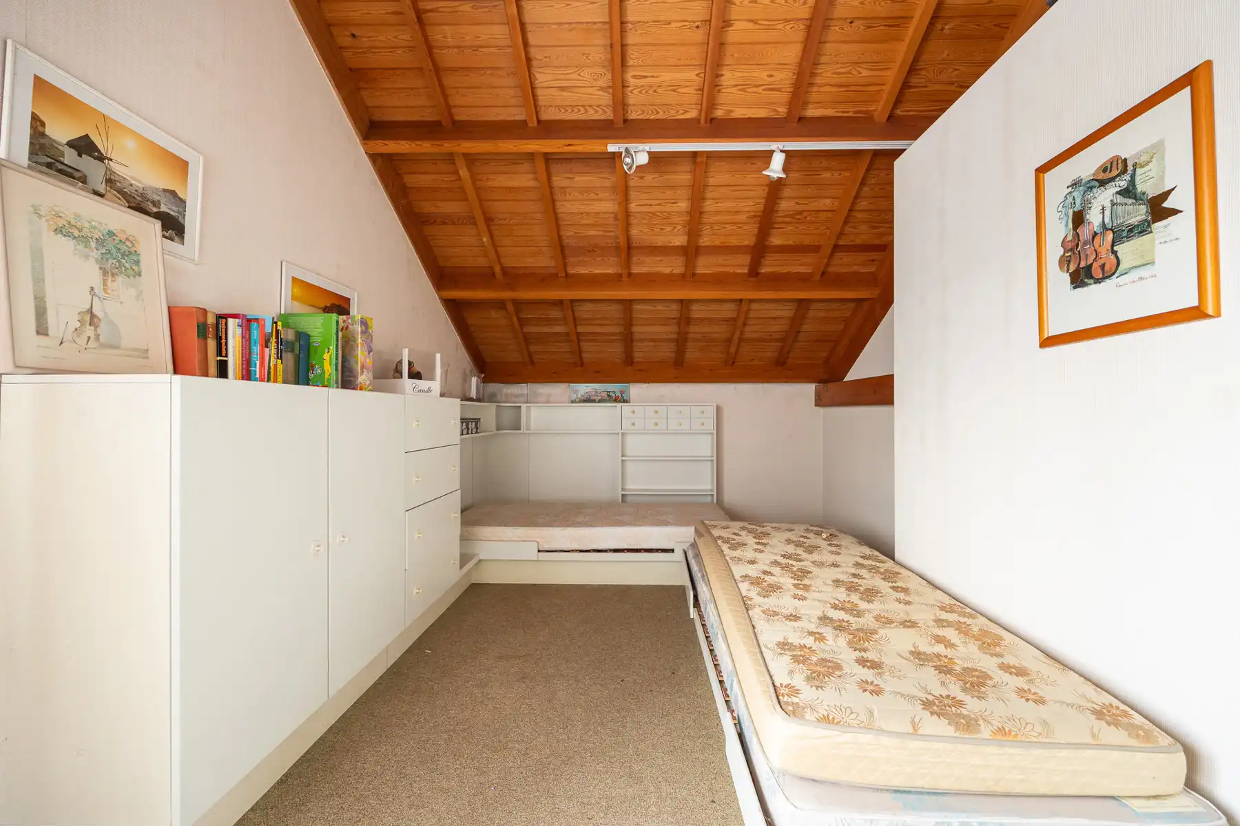 Te renoveren split-level villa met 4 slk + bureel op 1.924m² foto 23